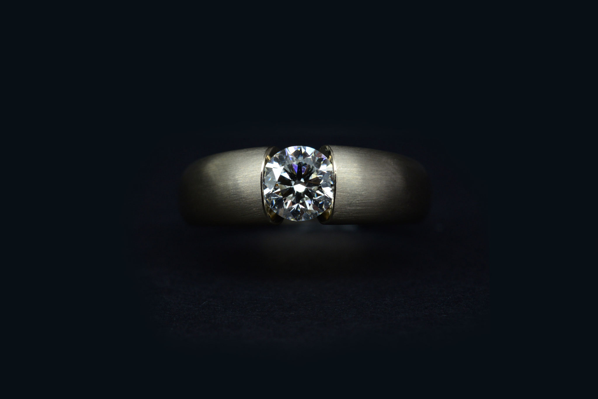 Ring. 750/ooo Gold. Brillant 