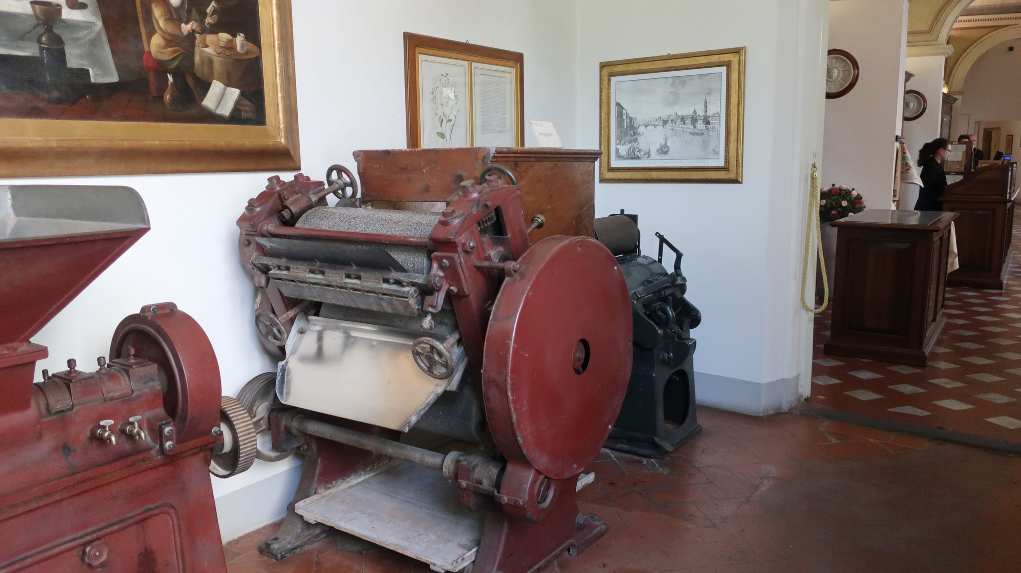 A machine for making medicine from herbs