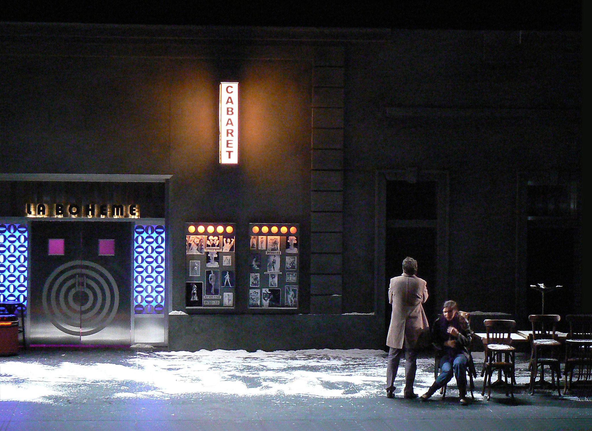 Photo de scénographie de l'opéra: La Bohème. Opéra de Bordeaux. Mise en scène Laurent Laffargue.