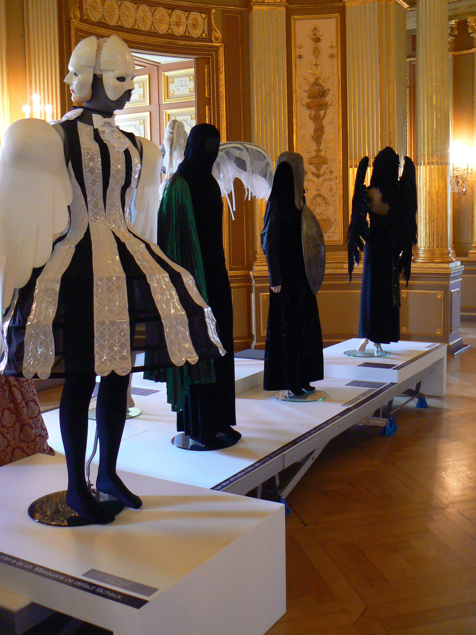 Photo de l'exposition Plus que Parfaits. Opéra de Bordeaux.