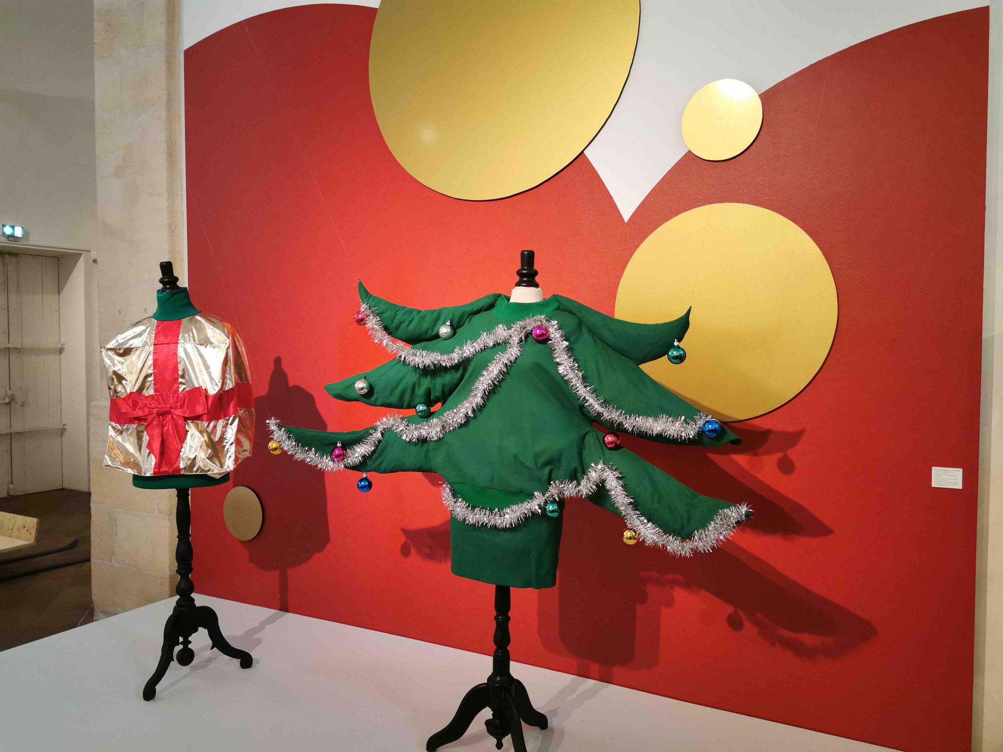 Photo de l'exposition T'y crois, toi, au Père Noël? Musée des Beaux-Arts de Libourne.