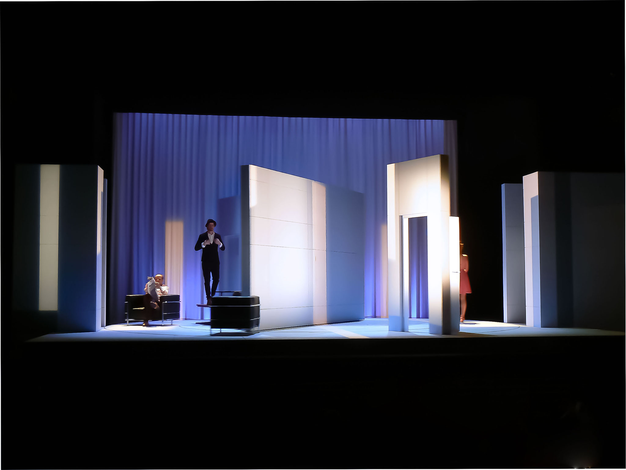 Photo de la scénographie de: Le Jeu de l'Amour et du Hasard. Théâtre de l'Ouest Parisien, Boulogne Billancourt. Mise en scène Laurent Laffargue.