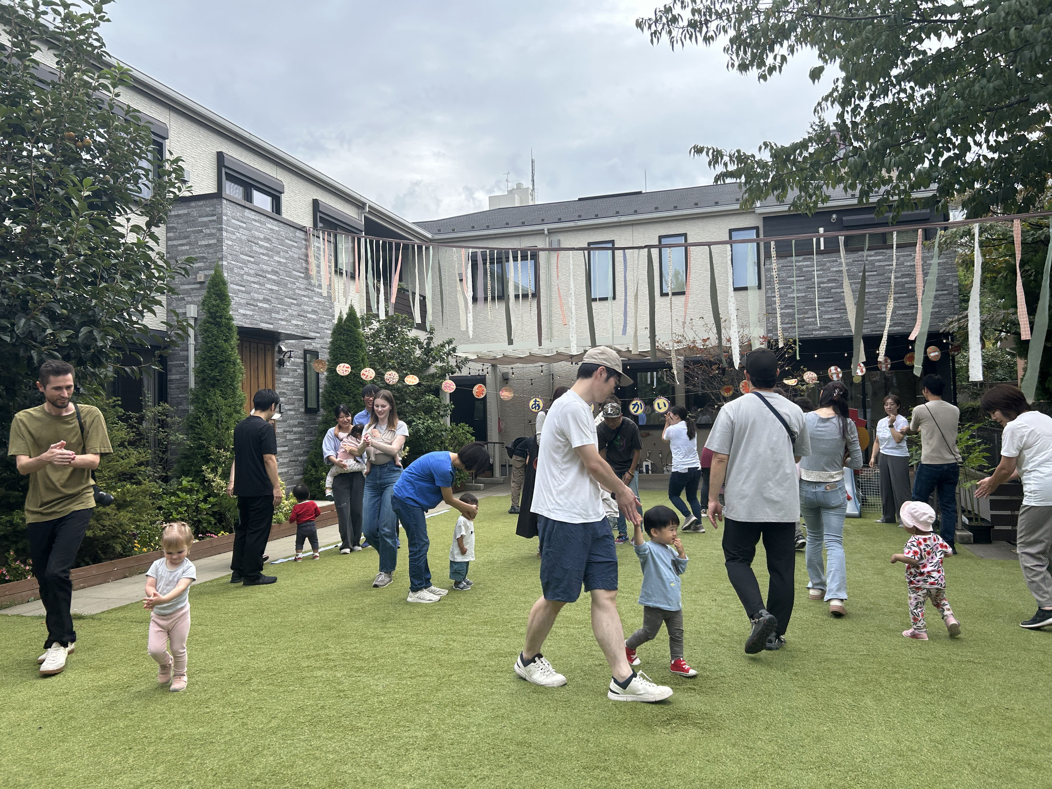 親子で遊ぼう会をしました。お家の方々も一緒に楽しい時間を過ごせて感謝でした。