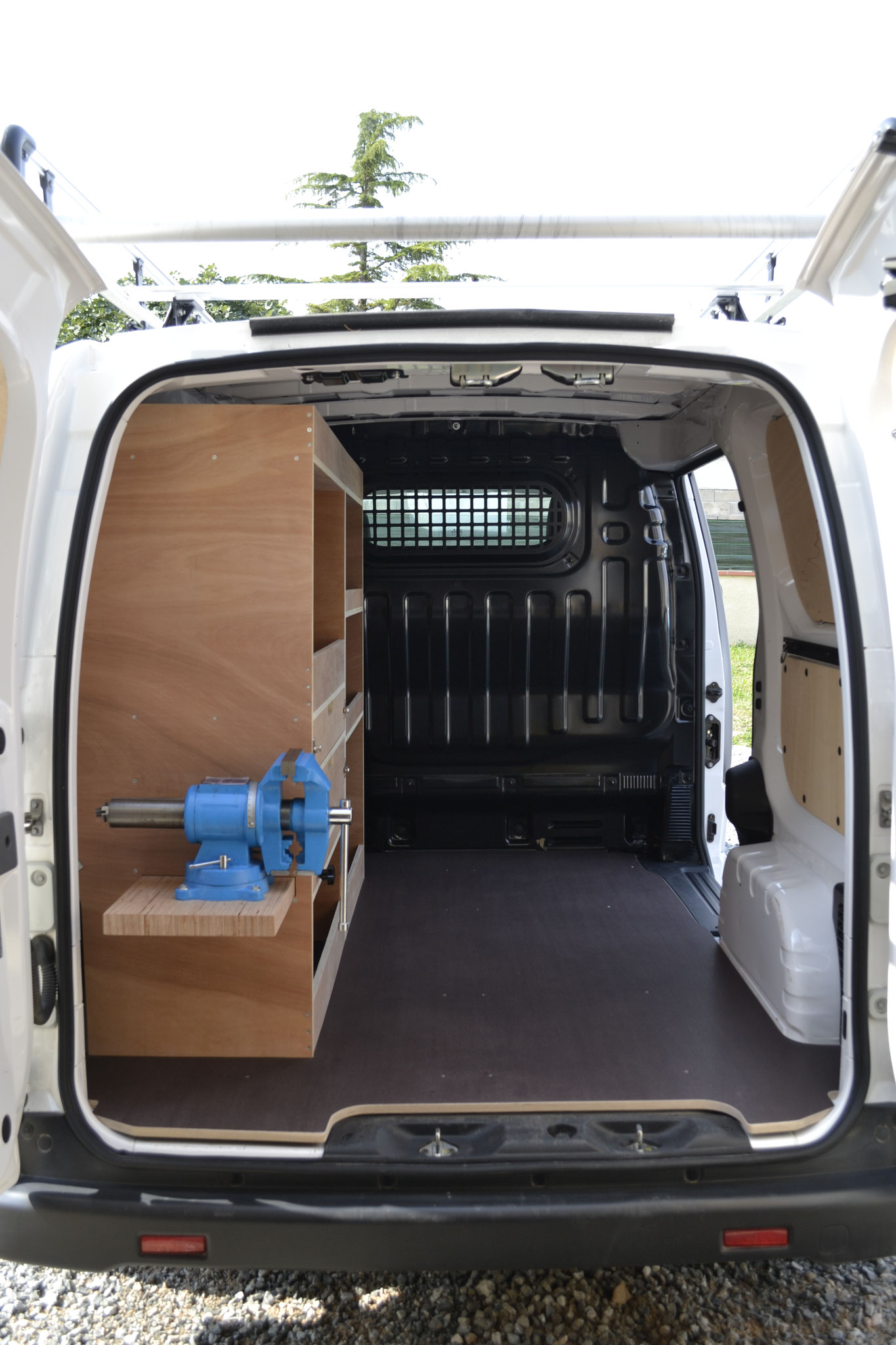 Nissan nv200