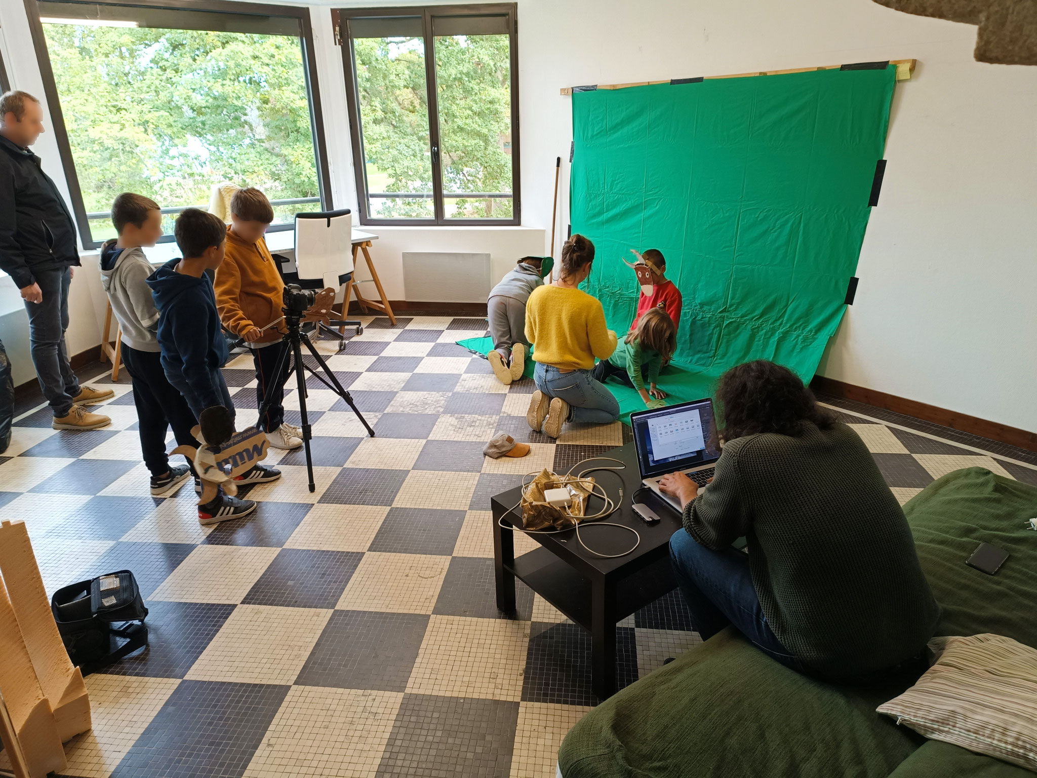 Rencontres avec les artistes et des classes du CE2 au CM1