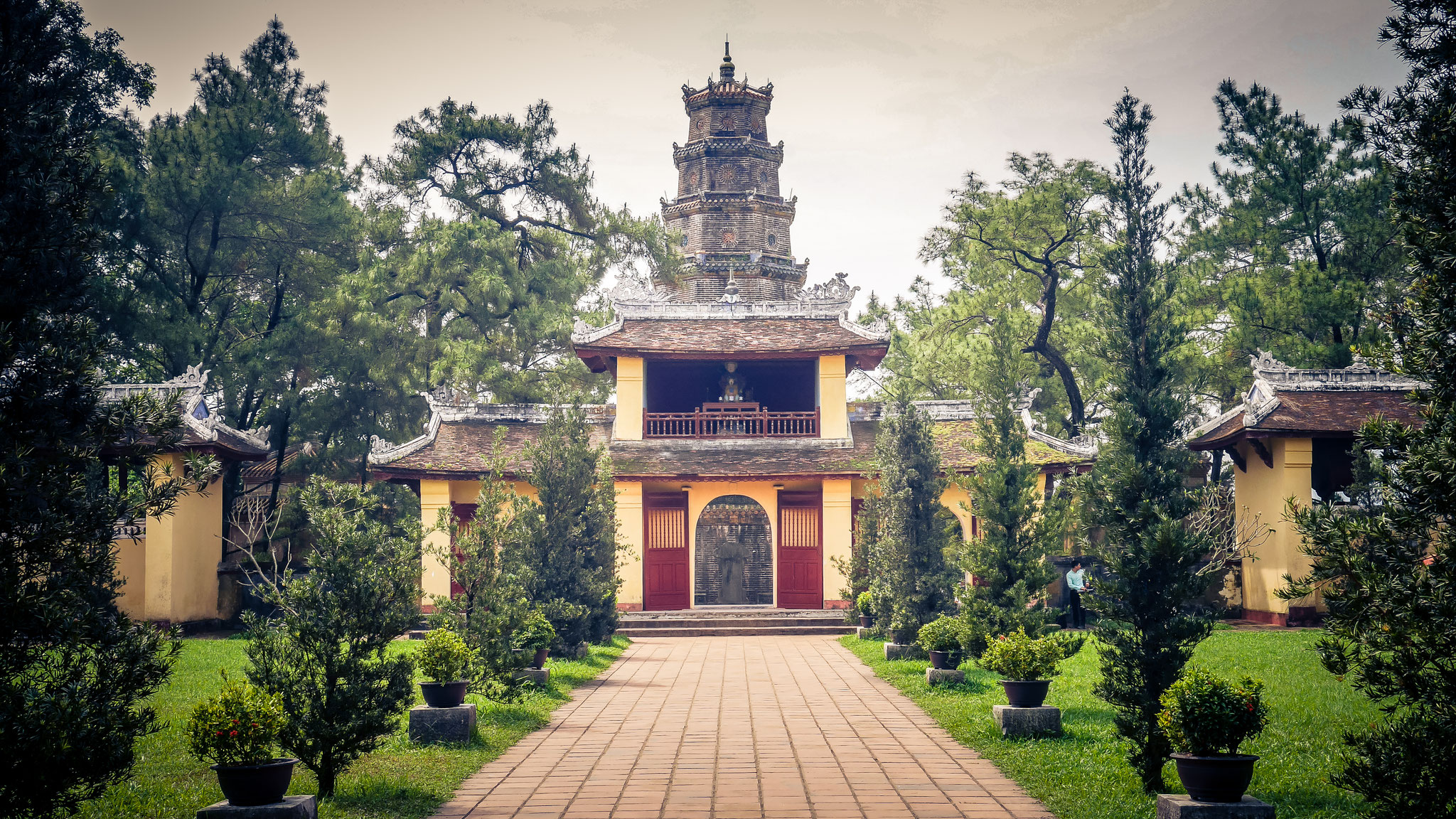 Hue - Thien Mu Pagoda