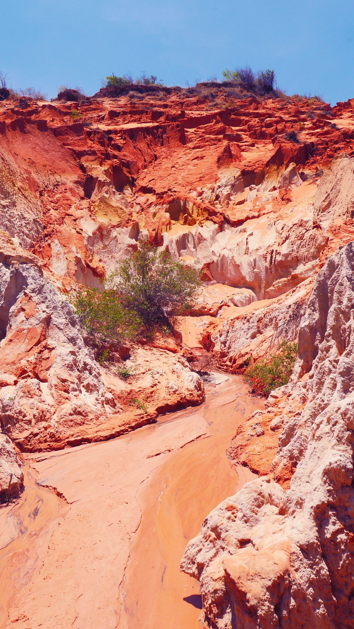 Phan Tiet (Mui Ne) - Fairy Stream (Suoi Tien)