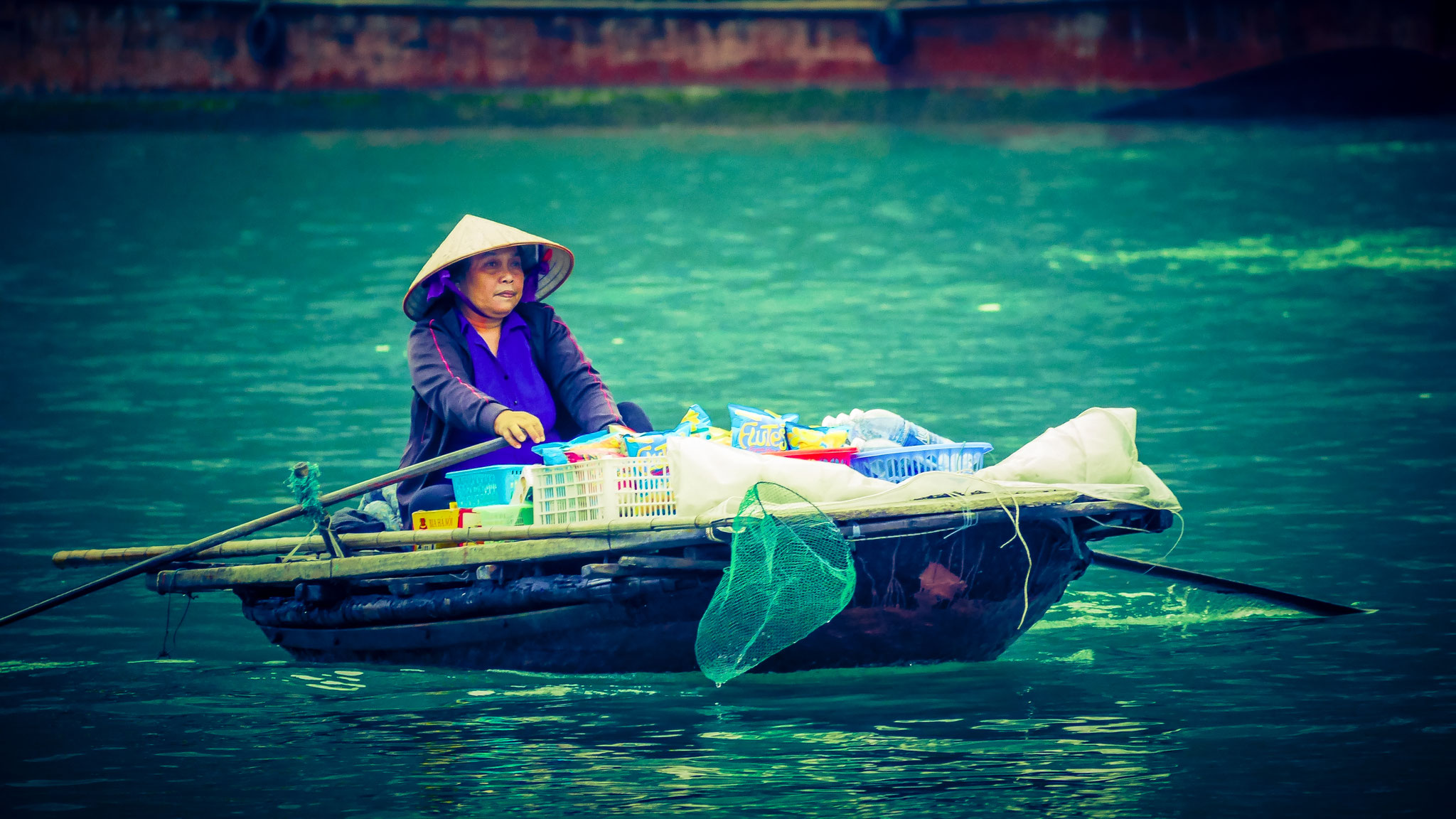 Halong-Bucht - die Händlerboote