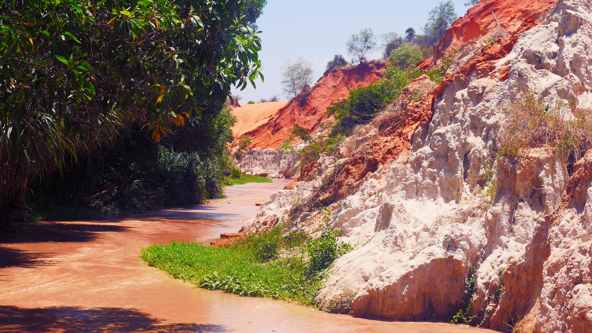 Phan Tiet (Mui Ne) - Fairy Stream (Suoi Tien)