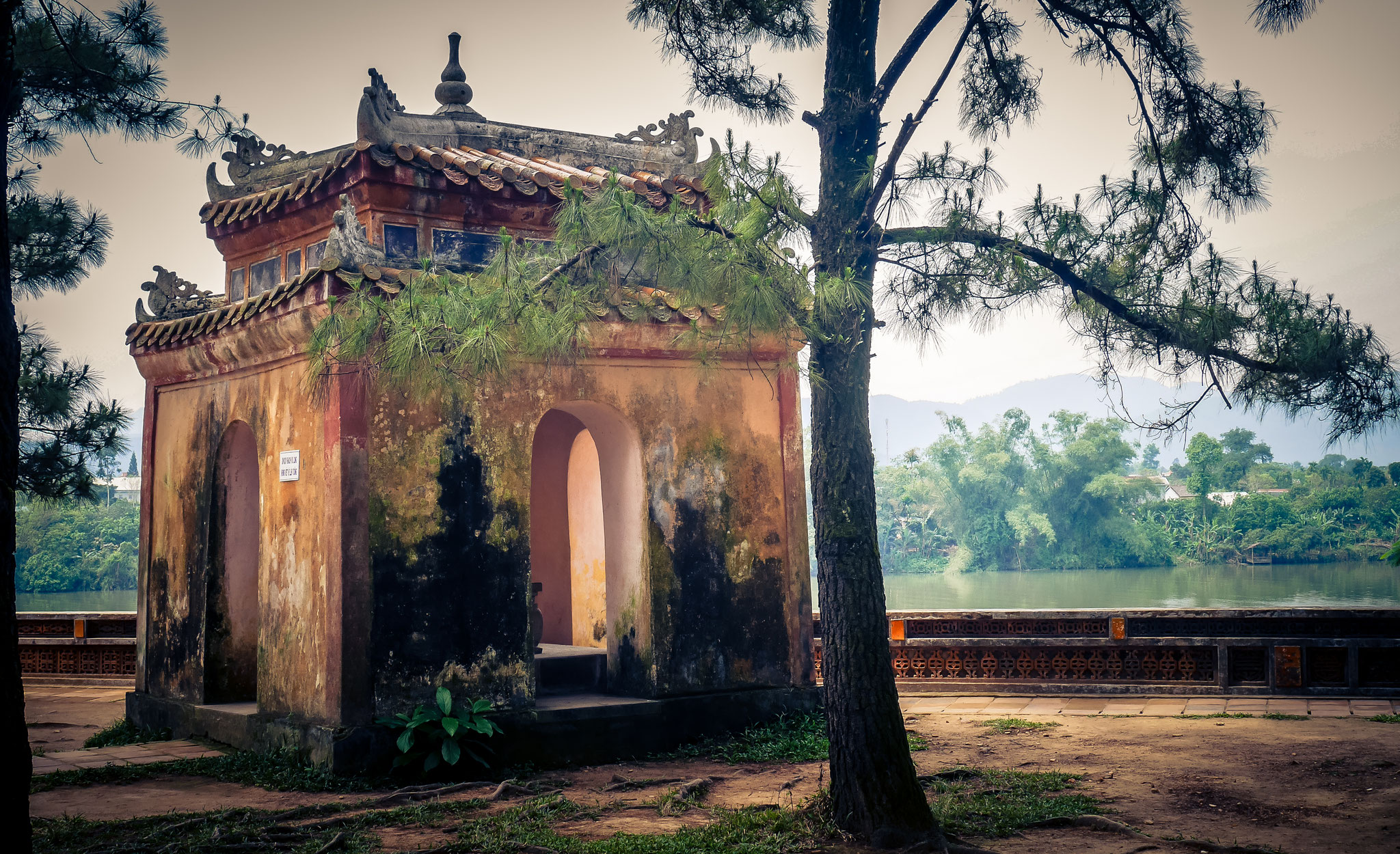 Hue - Thien Mu Pagoda