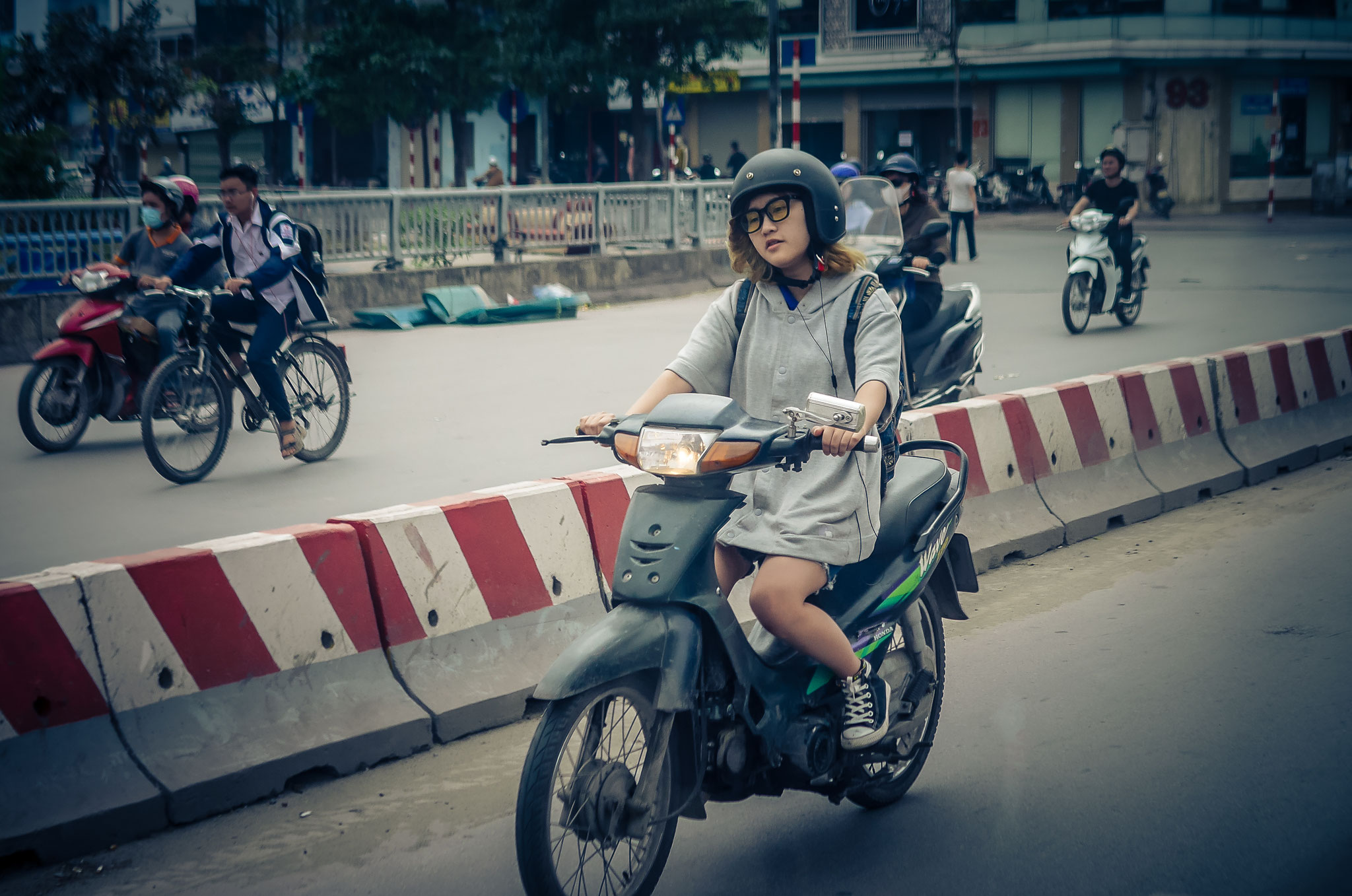 Rückweg von Mai Chau nach Hanoi - diese Mopedfahrer :)