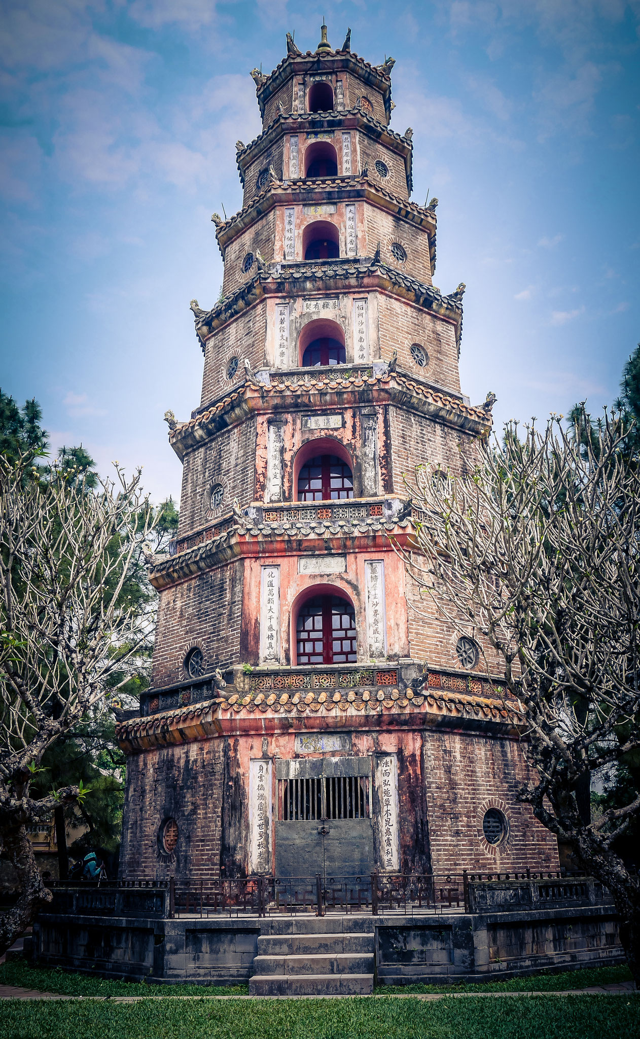 Hue - Thien Mu Pagoda