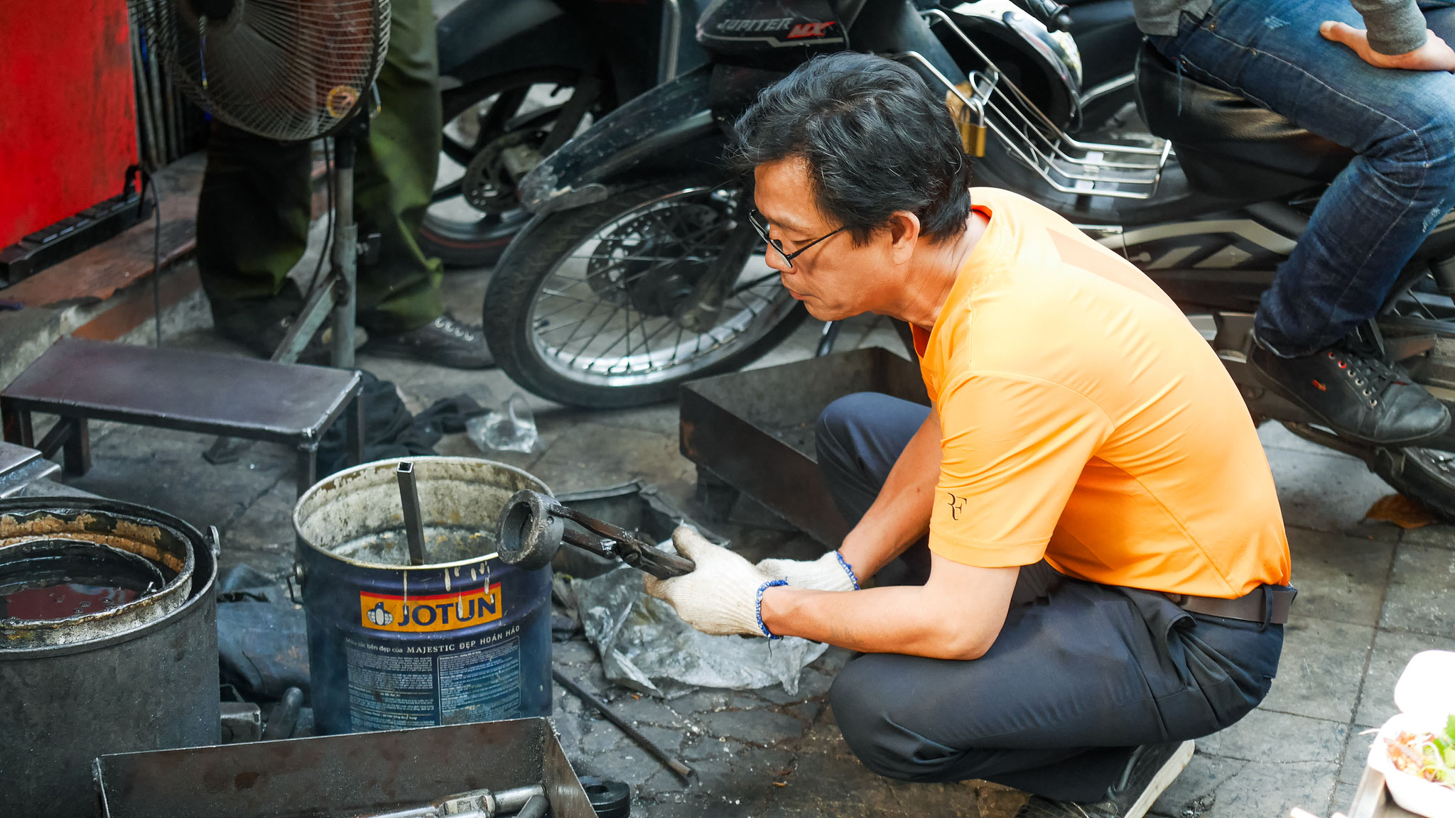 Hanoi - immer am Basteln