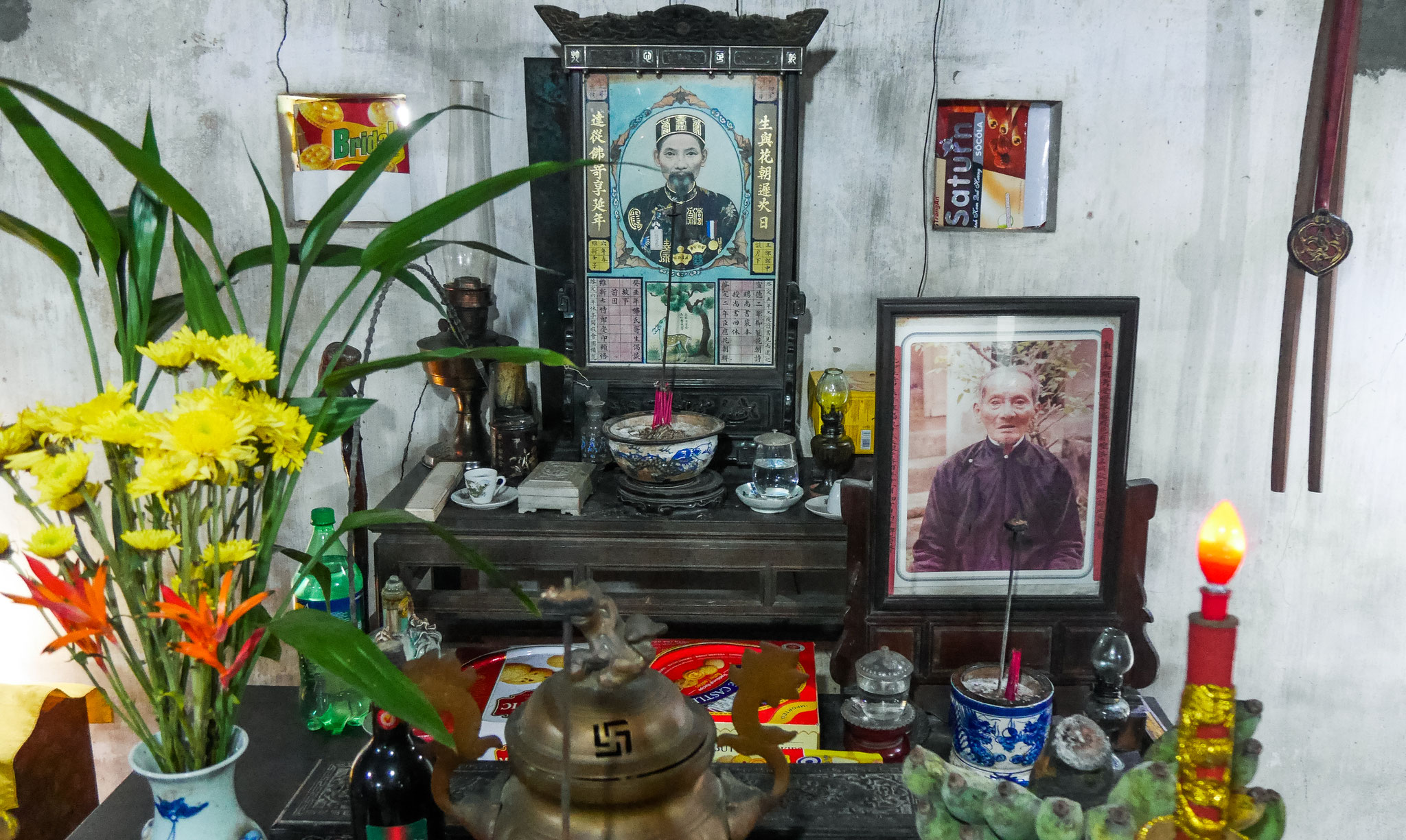 Hue - Besuch in einem Feng Shui Garden - Altar der Famile