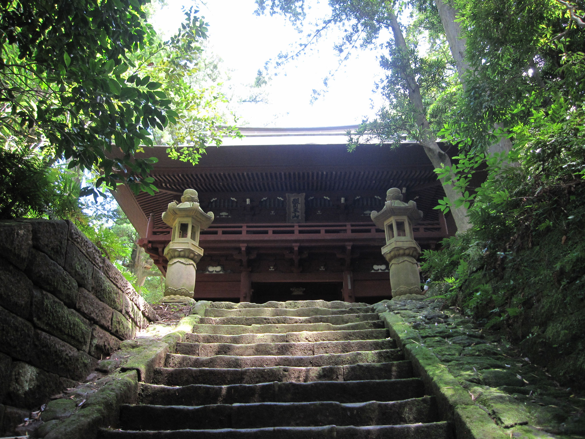 神武寺の山門