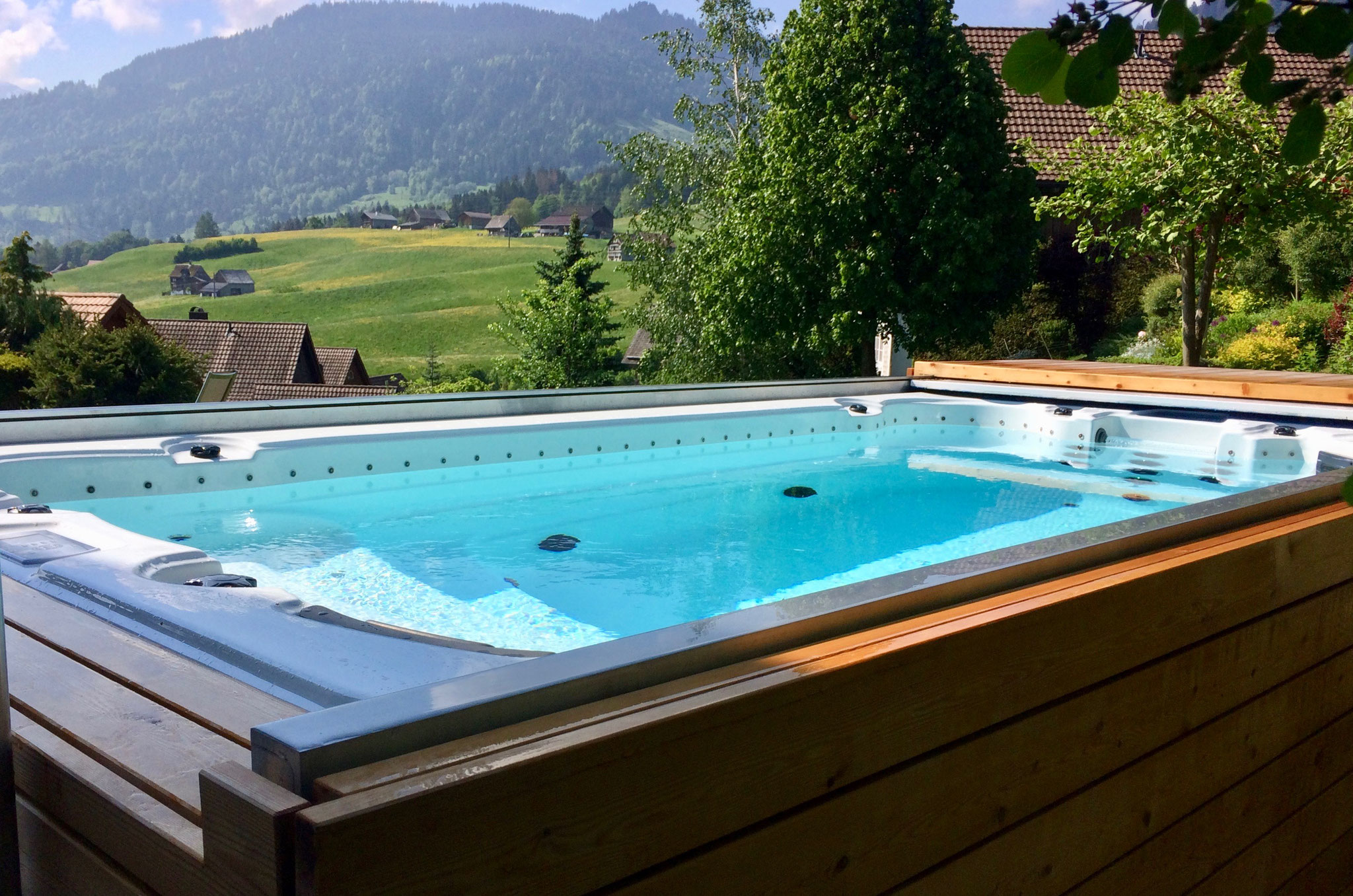 automatische Swim Spa Abdeckung zu freistehendem JNJ Spa 