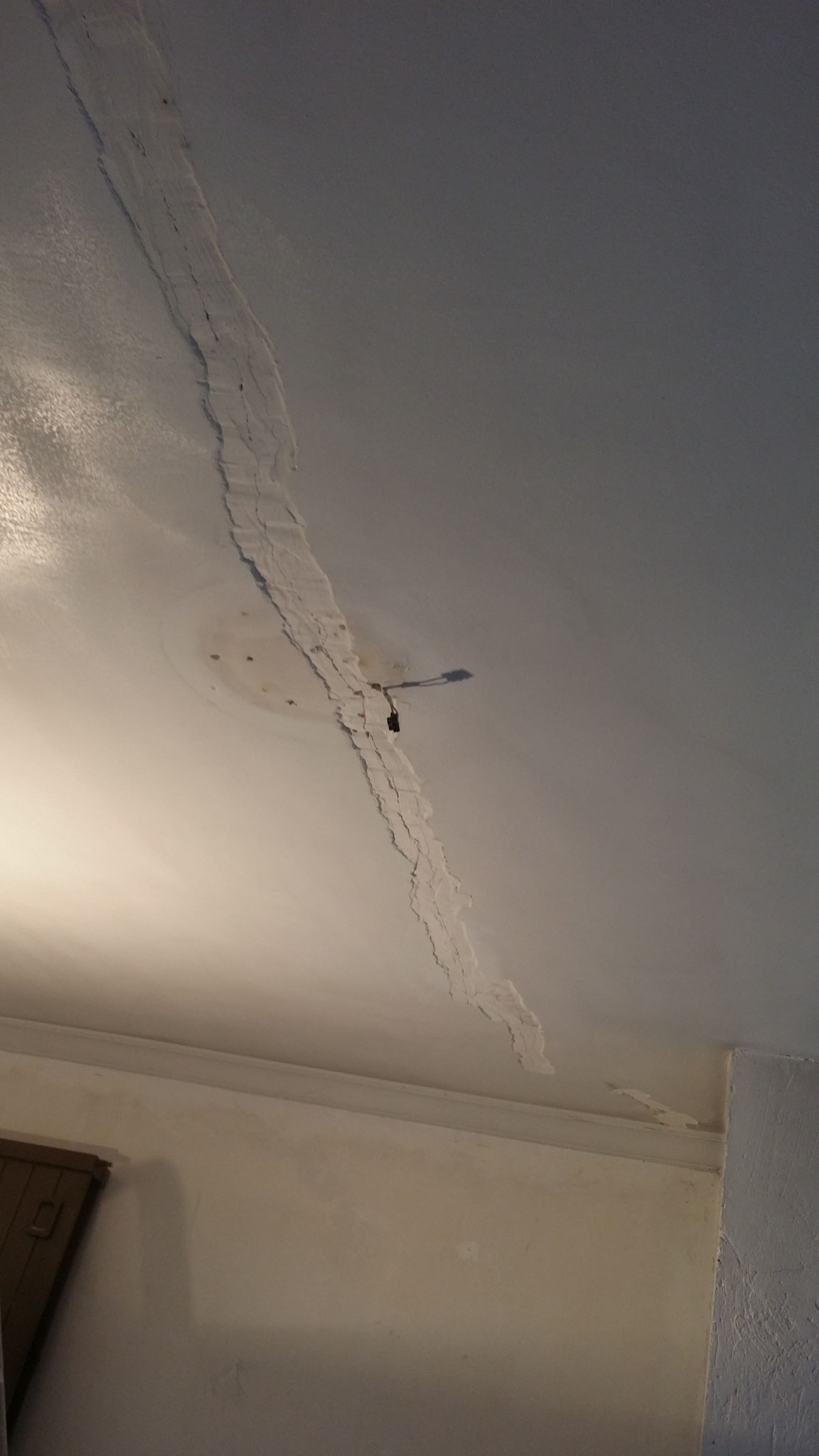 Reprise des fissures au plafond 