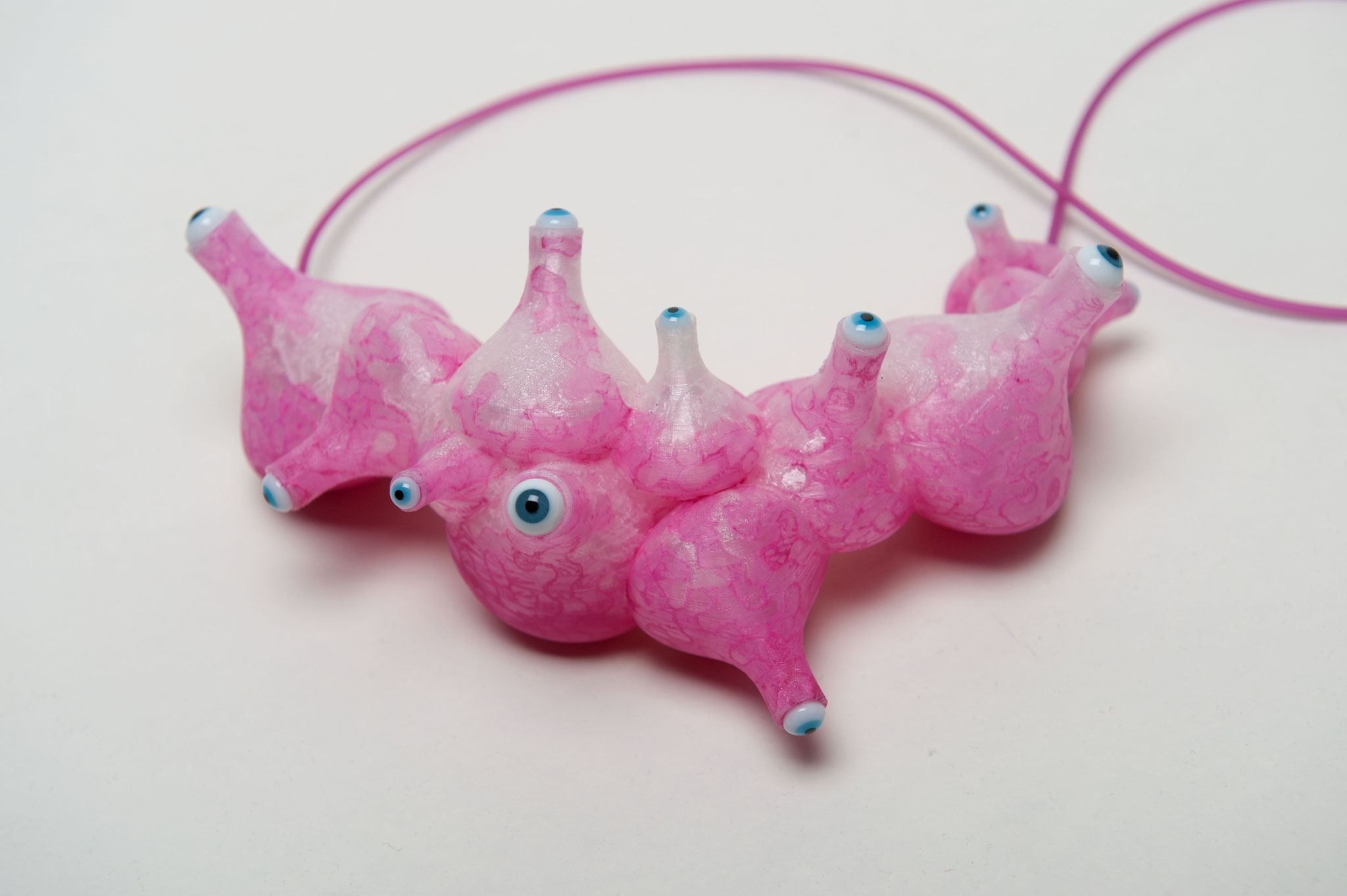 Anemonenförmiger Schmuck, ungeordnet