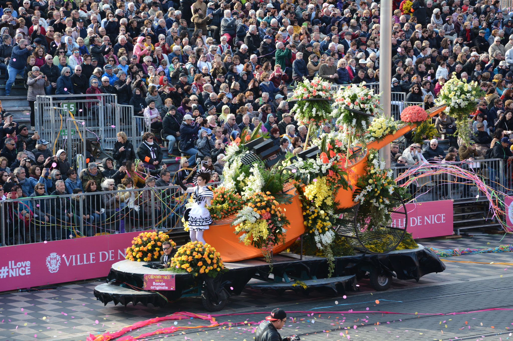 Nos yeux  s'émerveillent en admirant ce bijou de fleurs