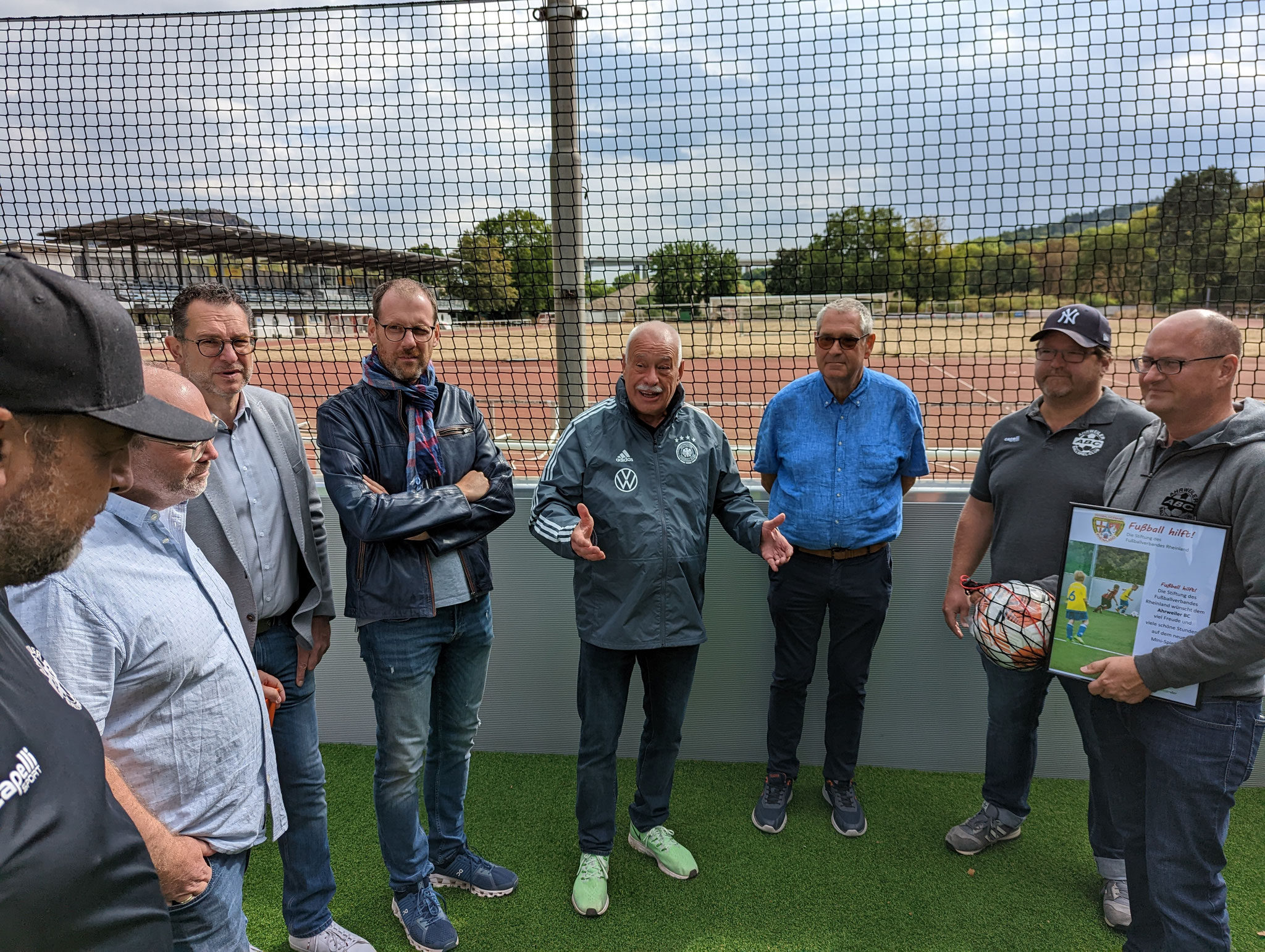 Mit Unterstützung der FVR-Stiftung: Neu gebaute Mini-Spielfelder im