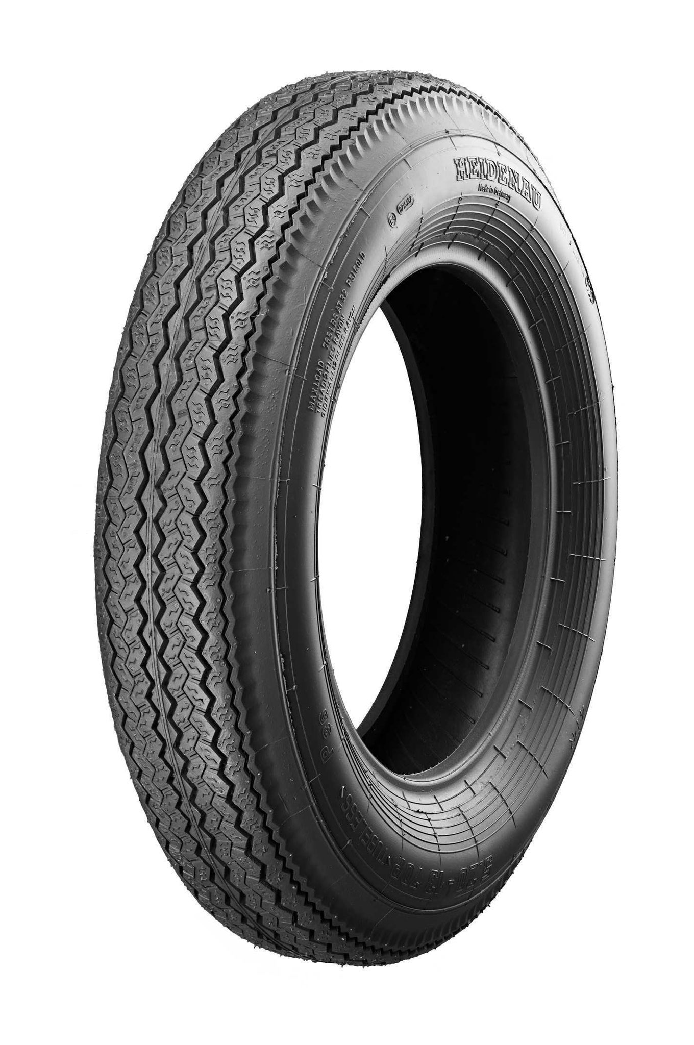 965-3106015 Reifen 5.20-13 ZAZ 965. Tyre 5,2-13 SAS 965. Шина 5,20-13" (бескамерная) ЗАЗ 965 Запорожец горбатый.