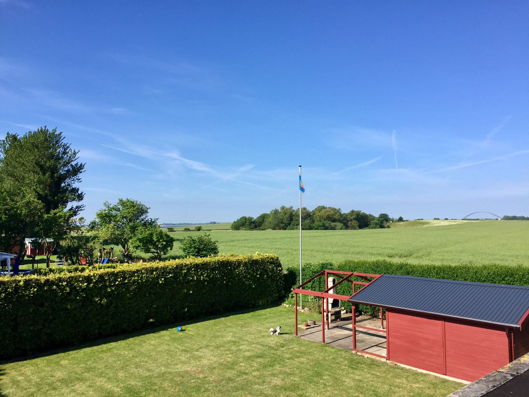 Garten ist rundum eingezäunt