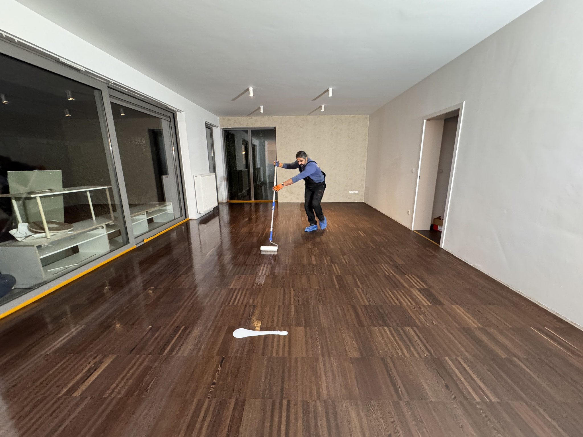 Wengé vloer lakken extra Matt in Leuven (België)