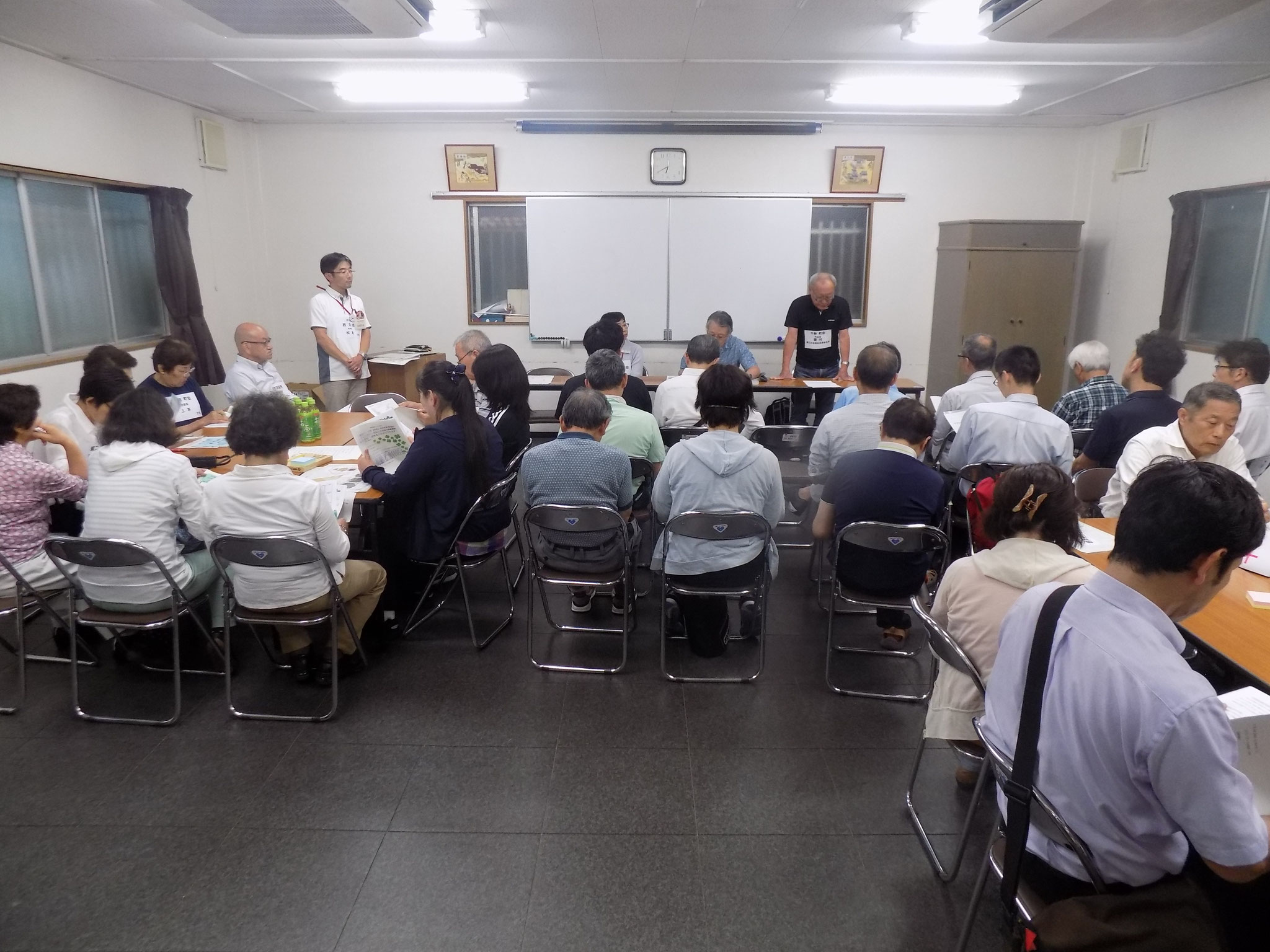 開会の挨拶を