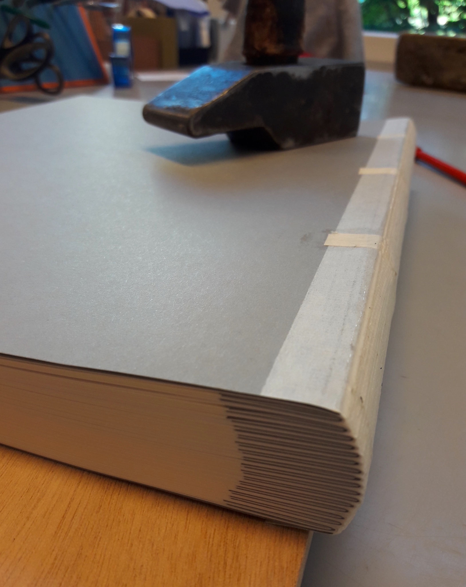 Der gerundete und beschnittene Buchblock