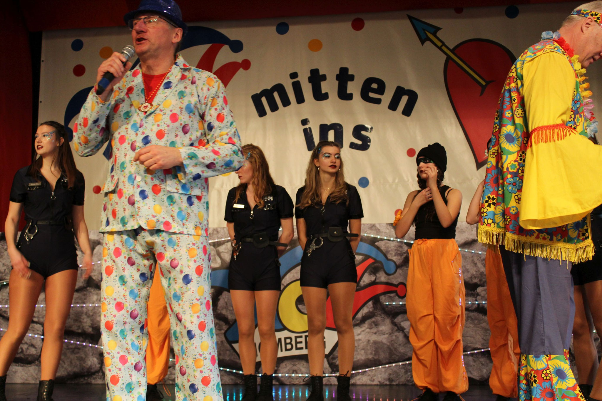 eine tolle Mischung großer und kleiner in einem Tanz