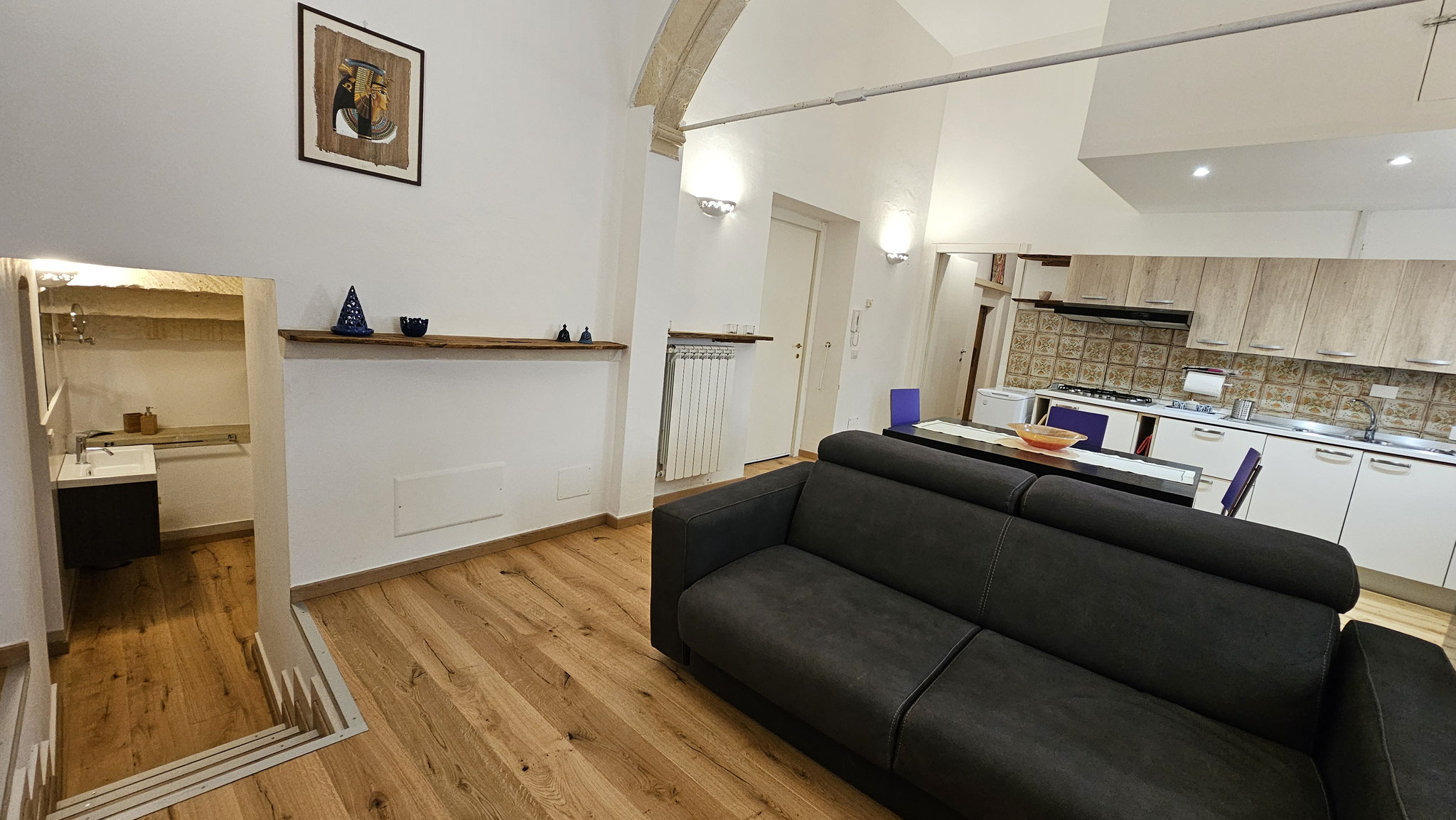 Soggiorno con accesso bagno