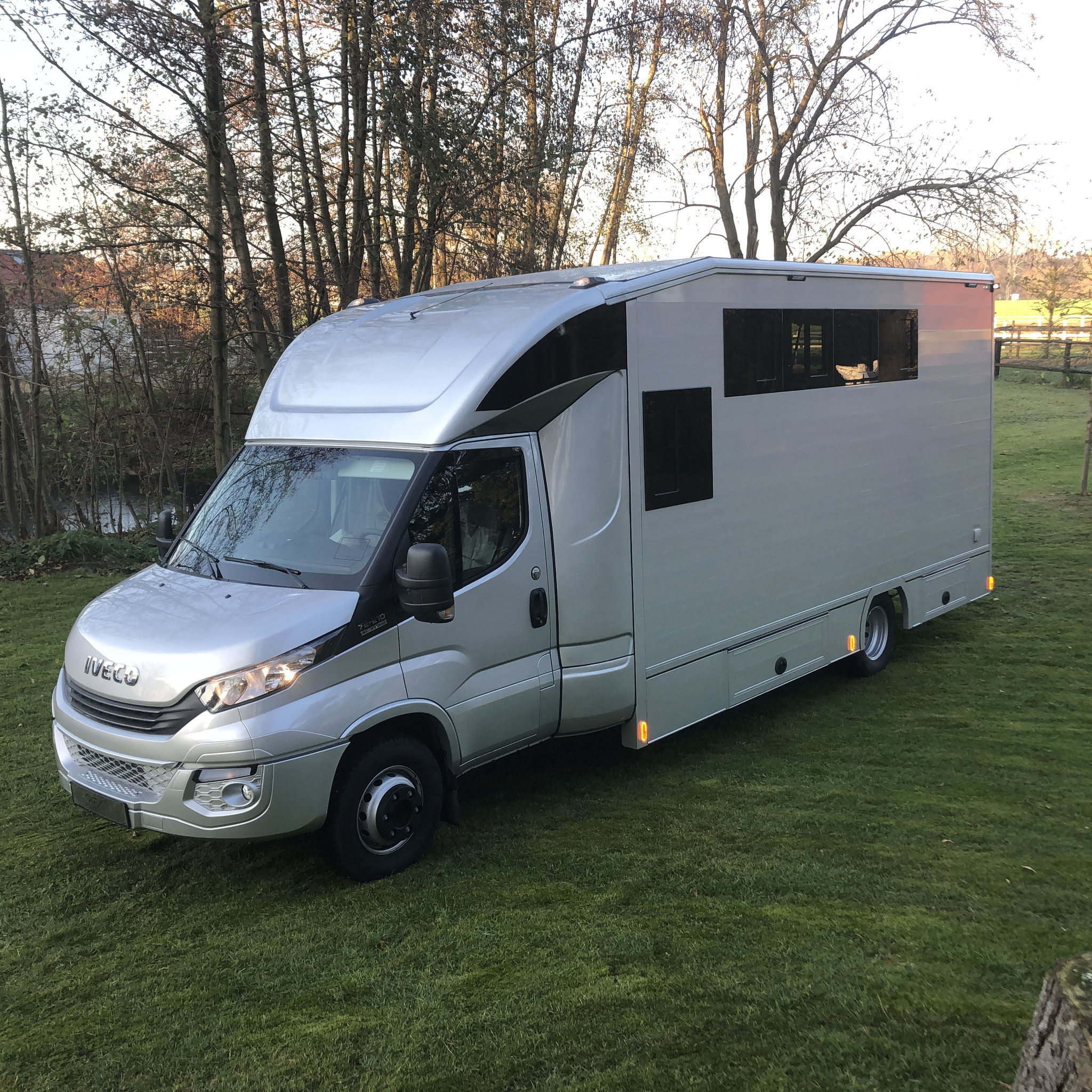 Iveco Daily Pferdetransporter mit Wohnbereich