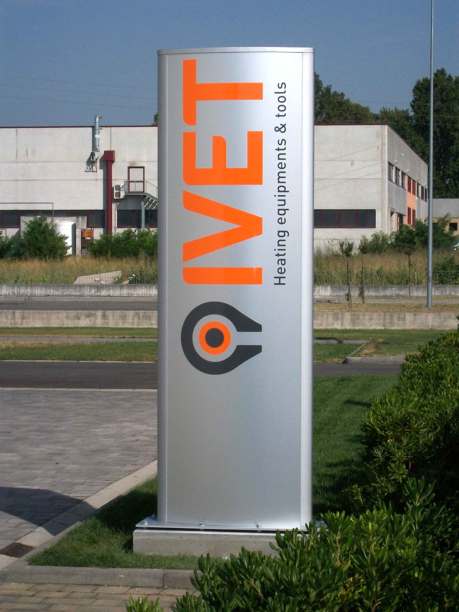 Totem pubblicitario 