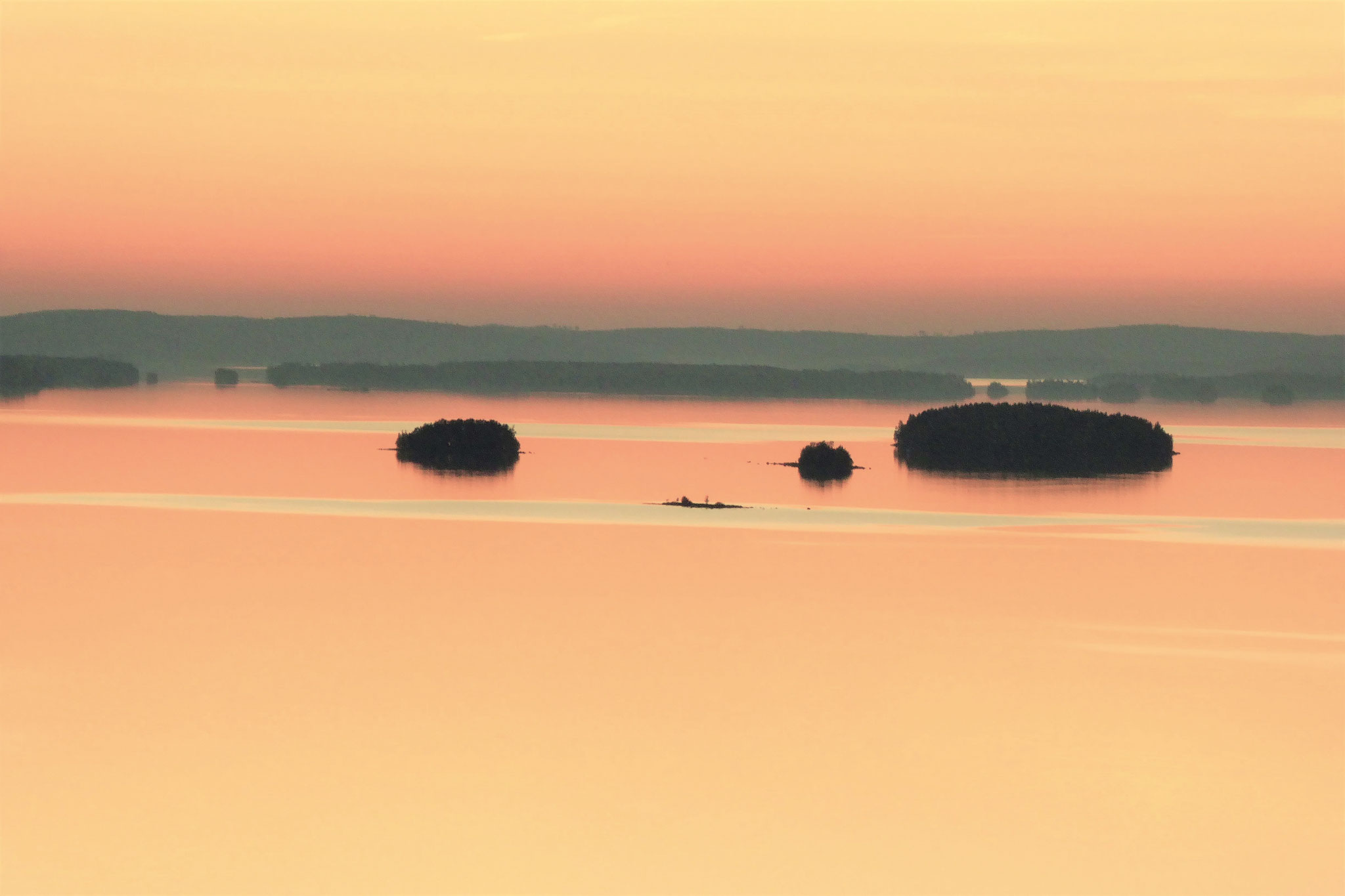 Sunsets Lake Päijänne. Summer. Observation tower. 1,5 km