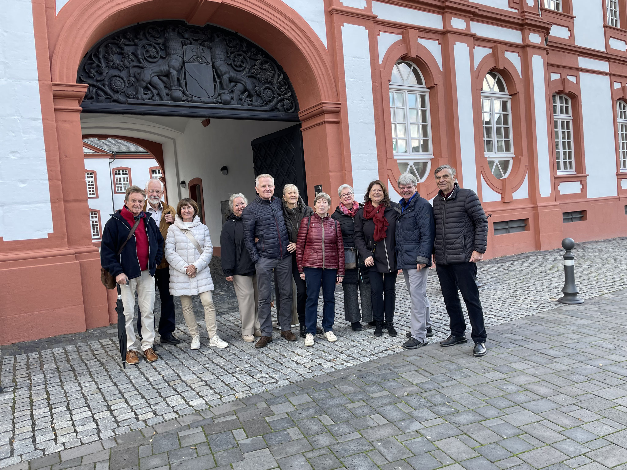 Besuchergruppe - voller Erwartung...