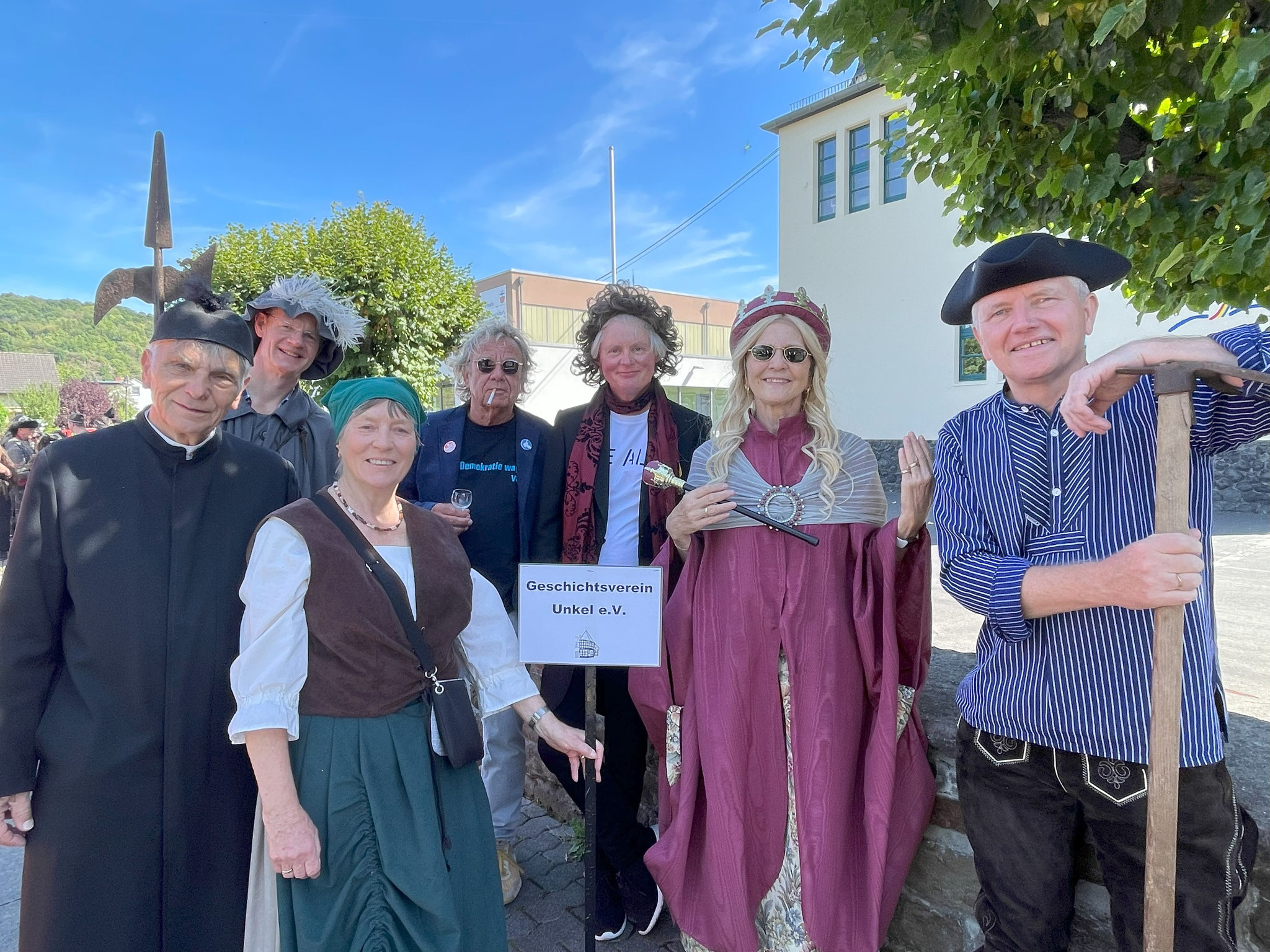 Nachtwächter-Ensemble des Geschichtsvereins in ihren historischen Kostümen