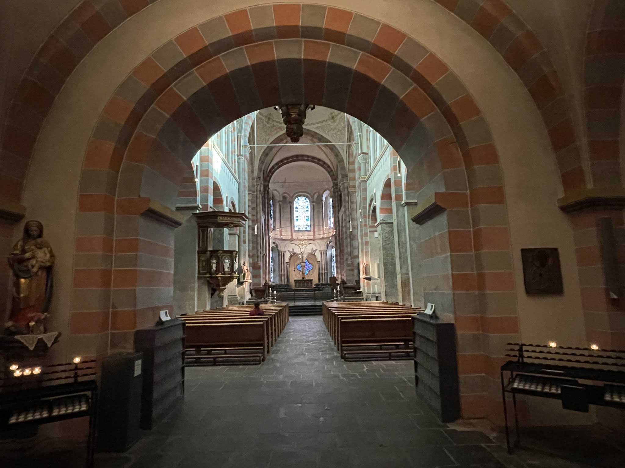 Abteikirche St. Nikolaus - Eingang 