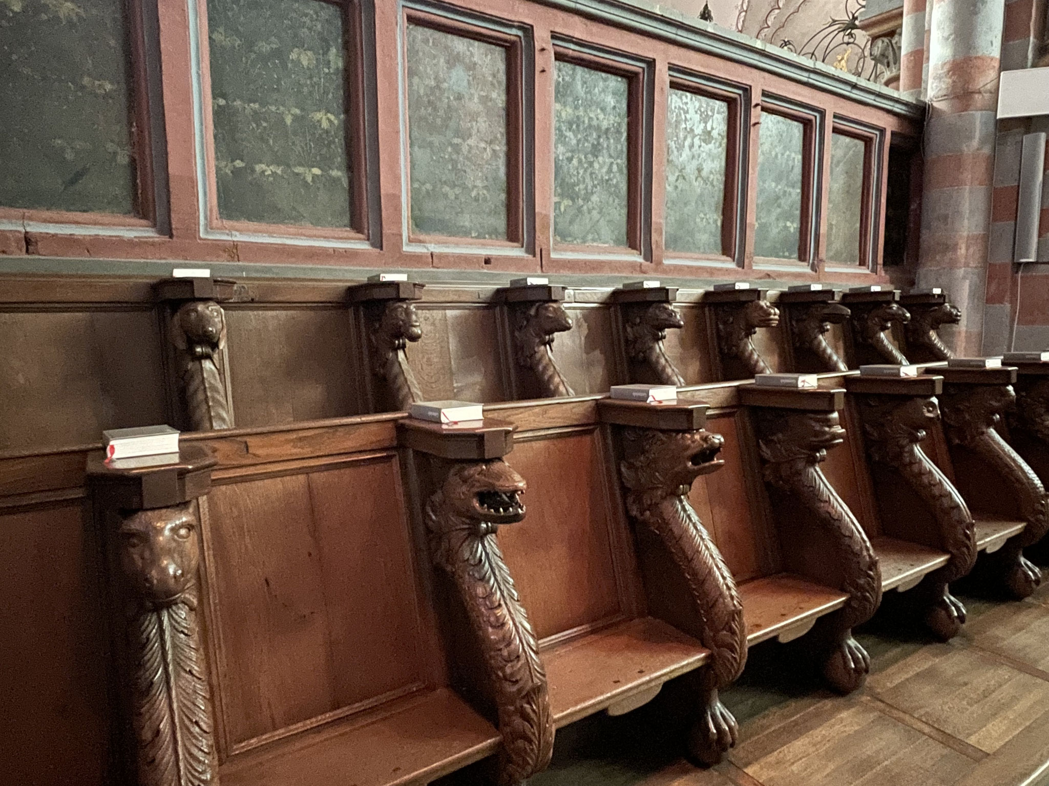 Abteikirche St. Nikolaus - Barockes Chorgestühl um 1700