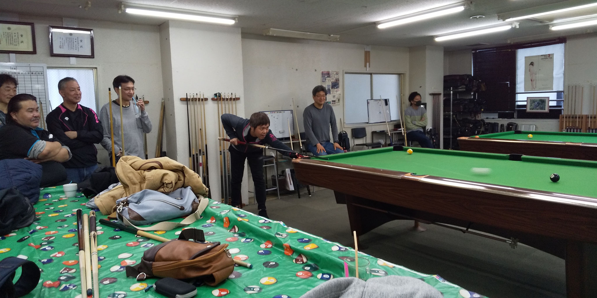 ツノってそうな手球を撞く駿河さんと愉快な仲間たち