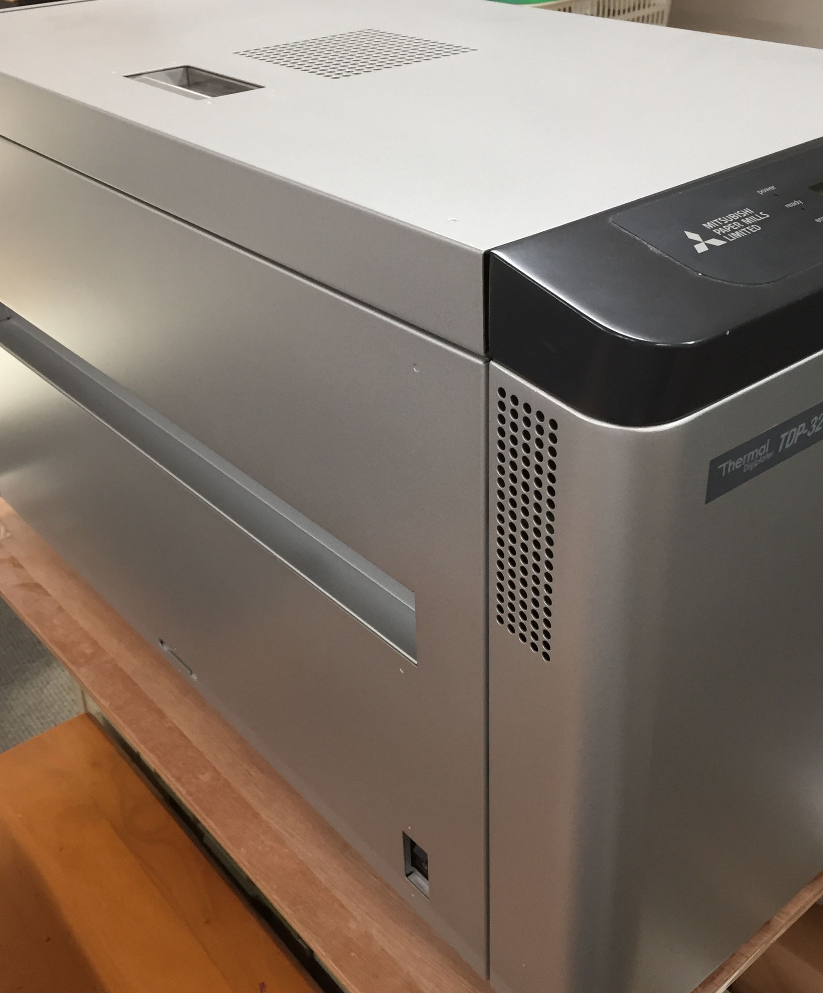 三菱CTPを導入し、安定した品質の製版を実現しております。