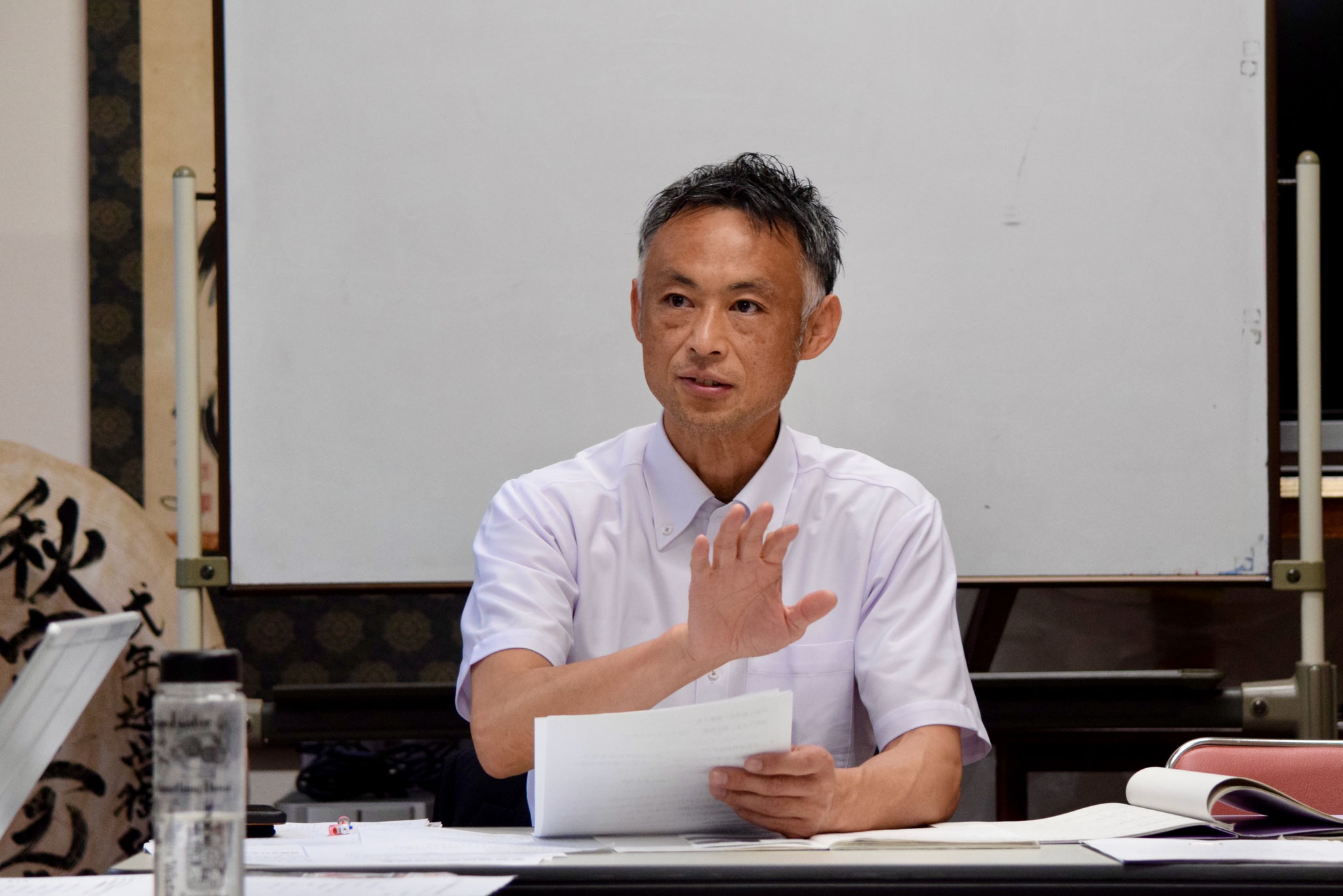 秋山良治　岡谷市議会議員