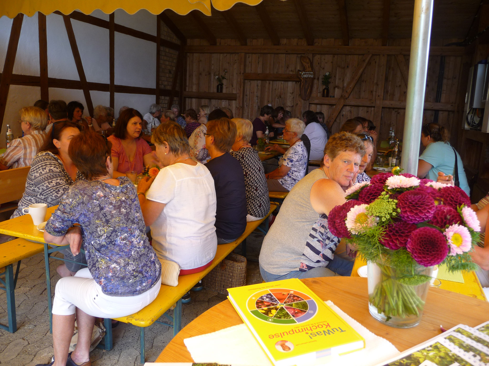 LandFrauen Calw feiern Sommerfest 2019 im Garten der Familie Raible in Vollmaringen