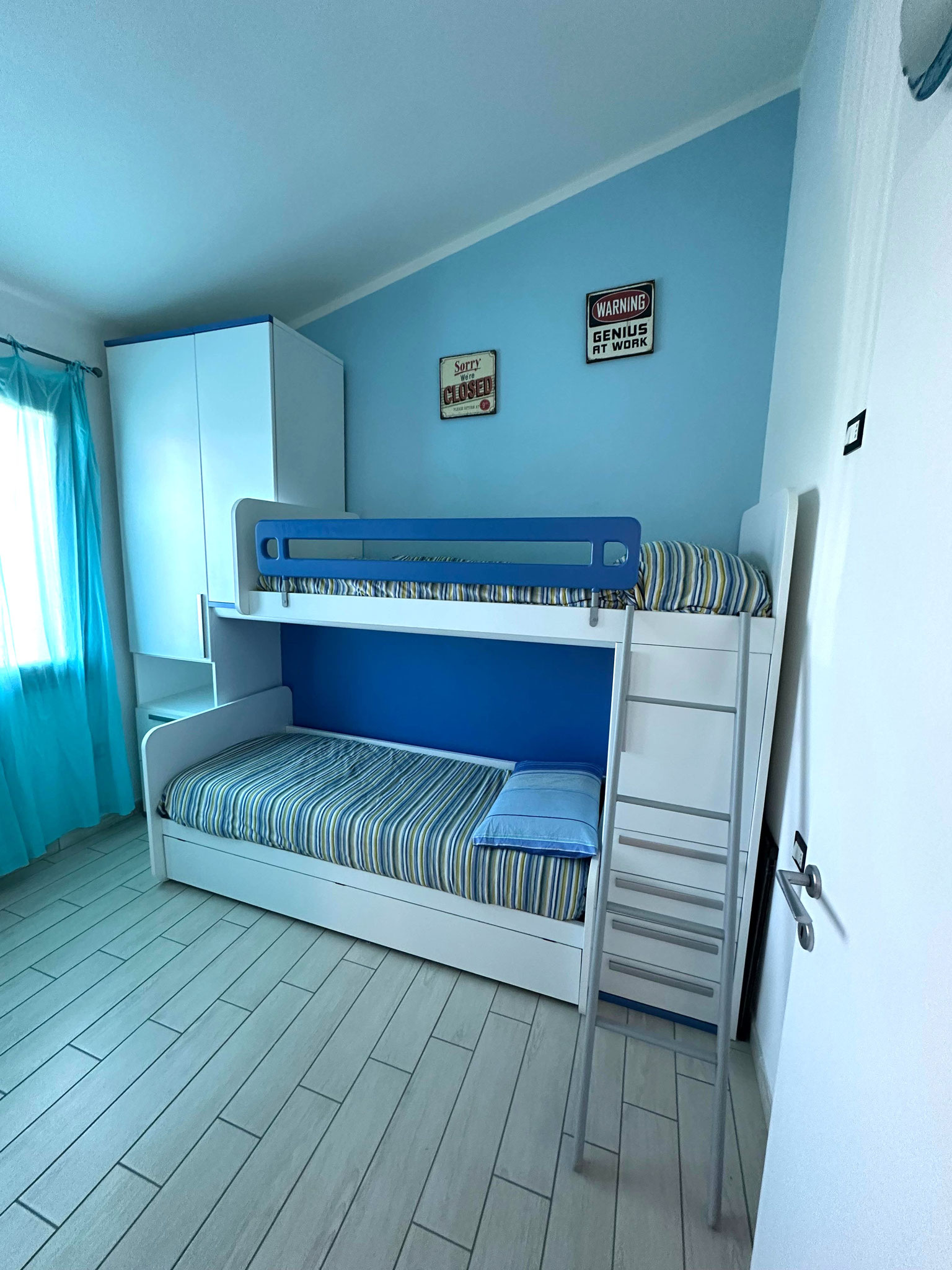 Cameretta con letto a castello
