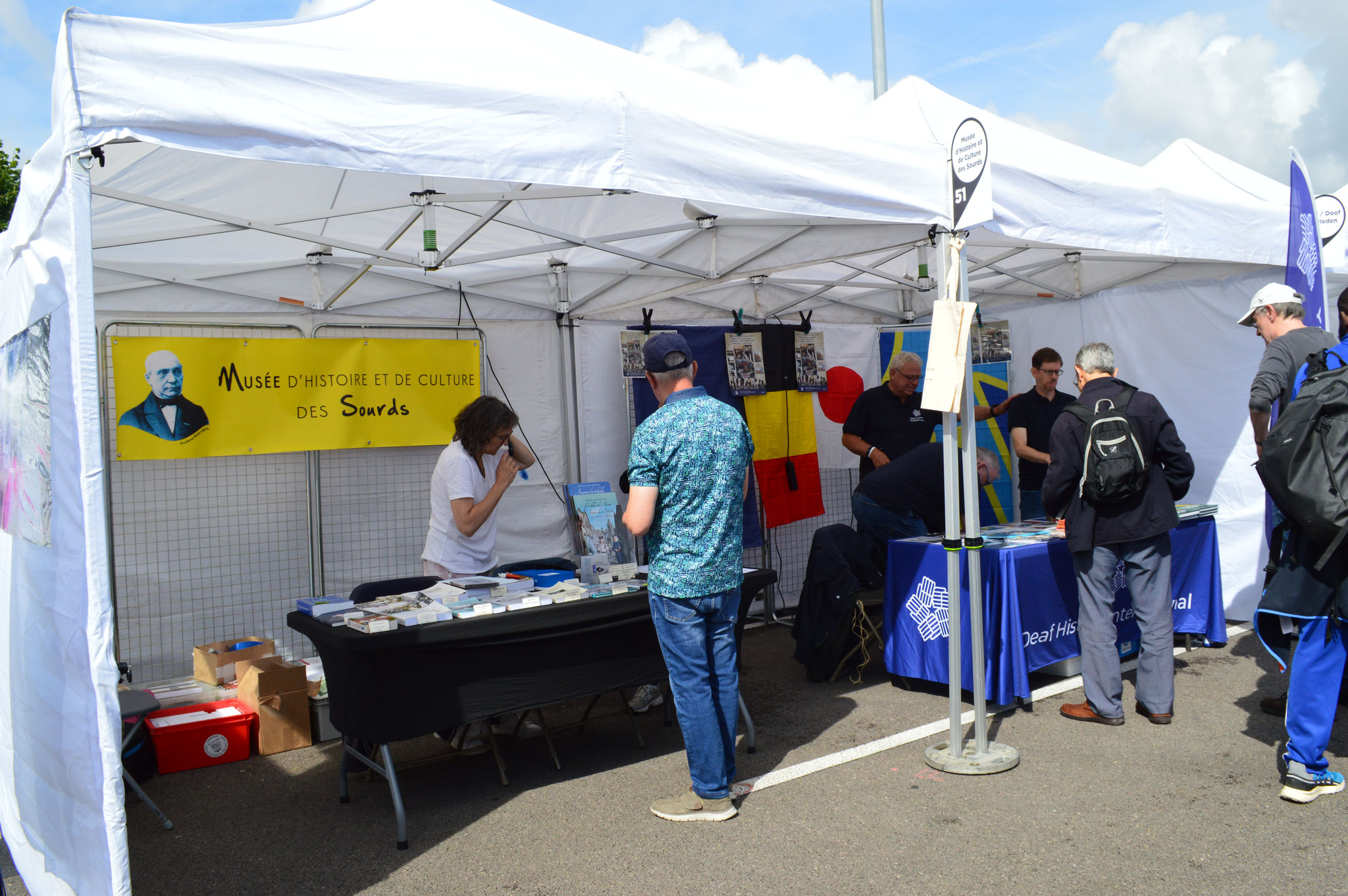 Le stand 51 du Musée d'Histoire et de Culture Sourde