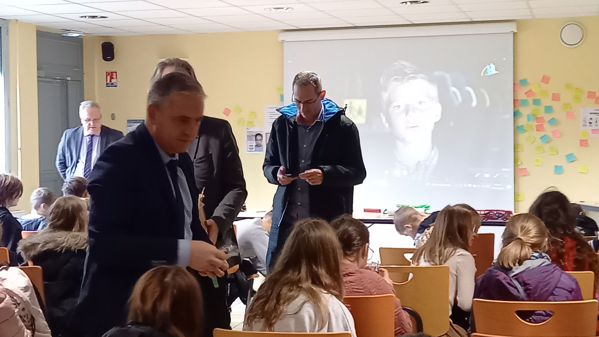 SAINT-ÉTIENNE-AU-MONT COLLÈGE PAUL ÉLUARD LE 17 NOVEMBRE 2022