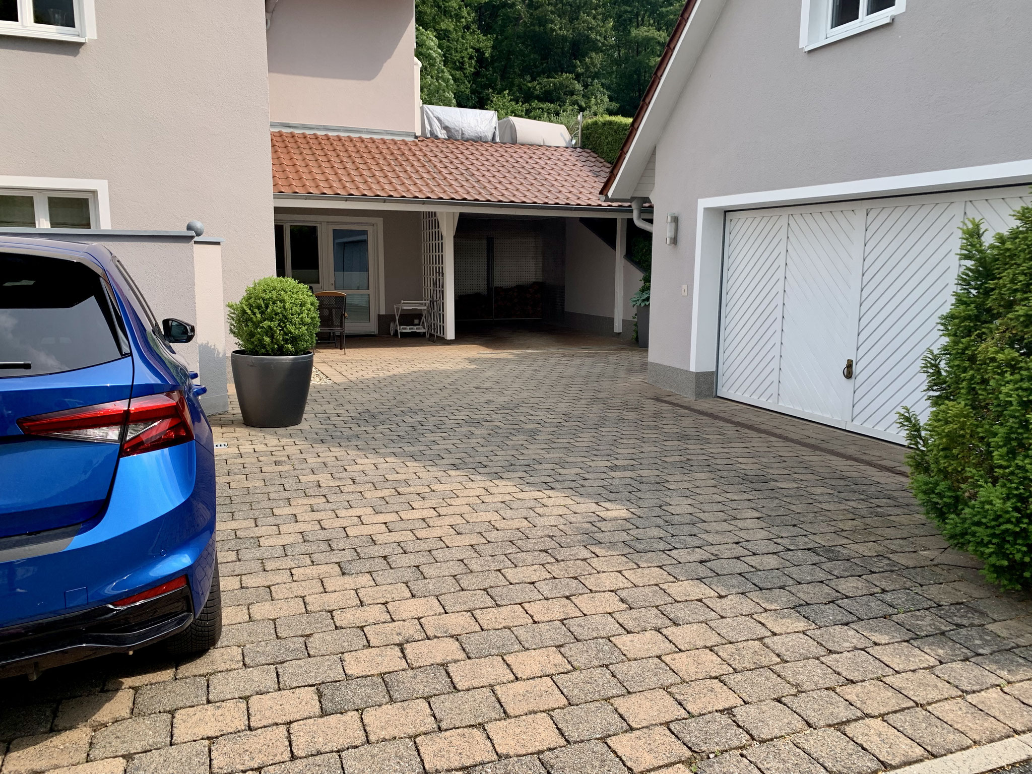 Überdachte Sitzmöglichkeit