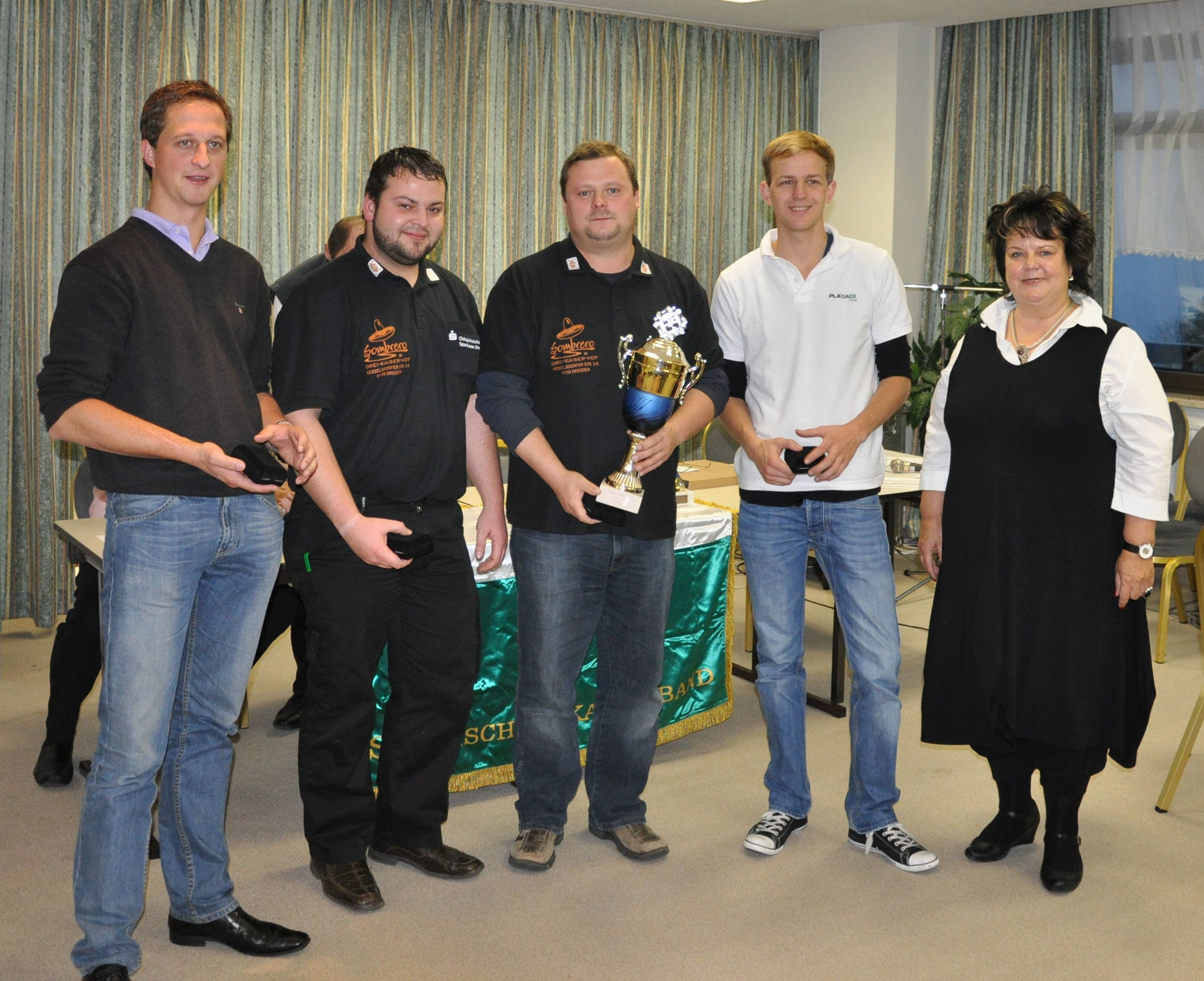 Siegermannschaft beim 17. SGP in Schöneck (von links nach rechts: Candy Richter, André Grundmann, Peter Maleck, Martin Findeisen und SSkV-Präsidentin Angelika Endt).