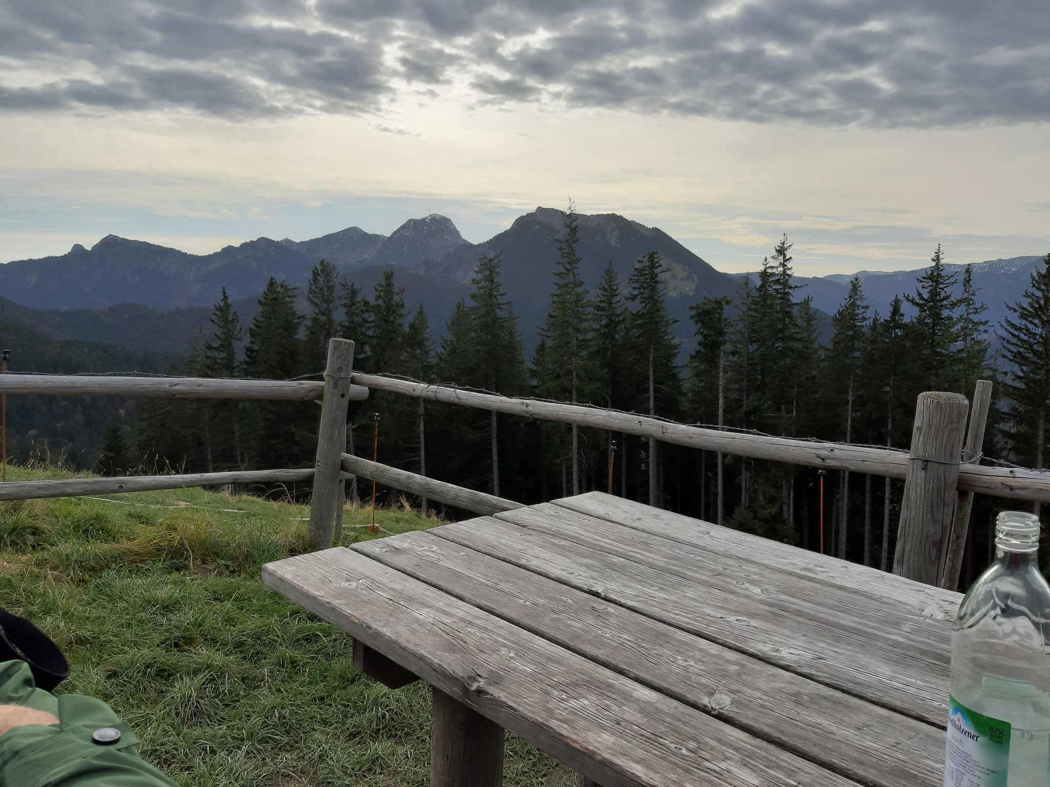 Gruberhof Fischbachau Schwarzenberggipfel mit Blick zum Wendelstein