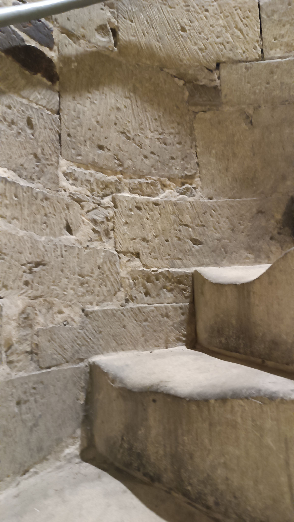 ausgetretene Treppe