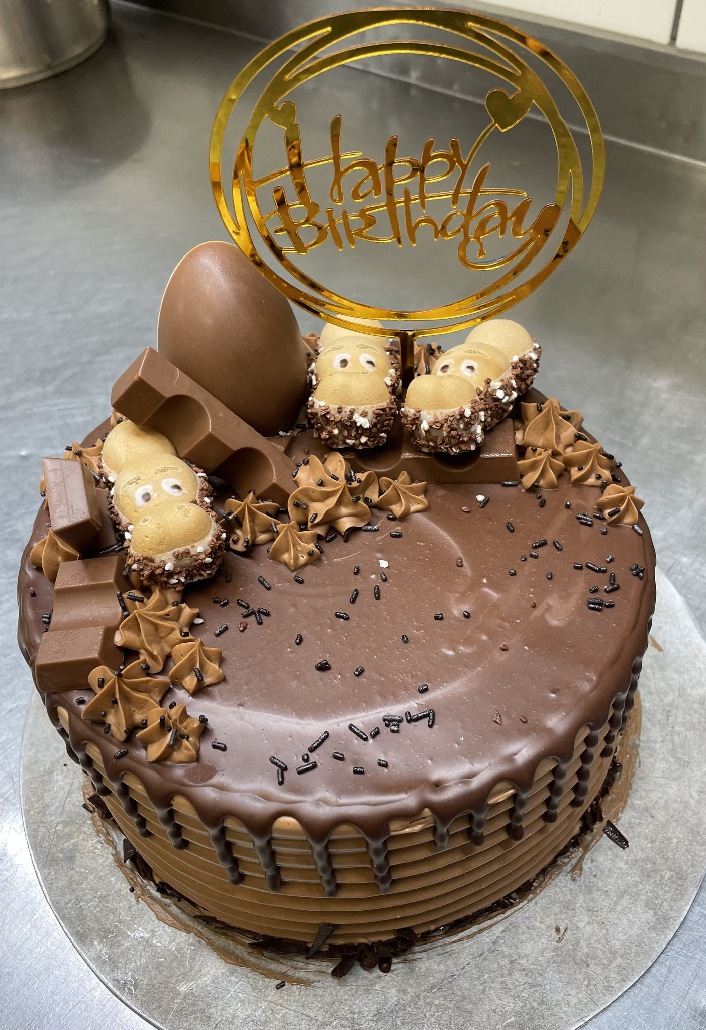 Schoko-dripped Happy Hippo Torte